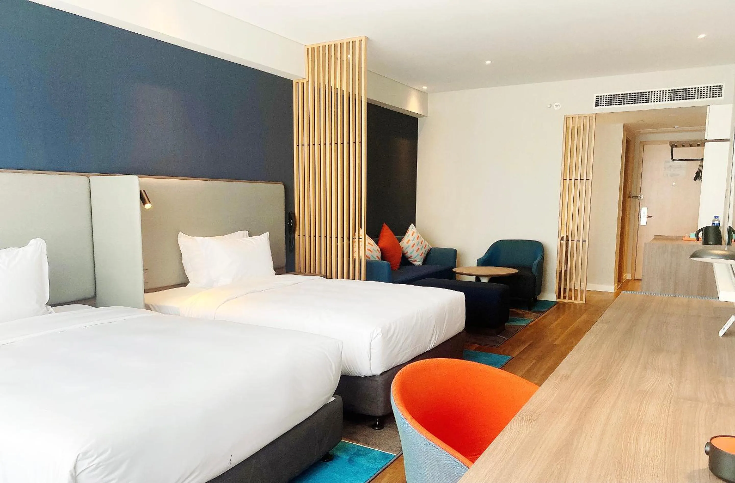 Bed in Holiday Inn Express Dongyang Hengdian, an IHG Hotel