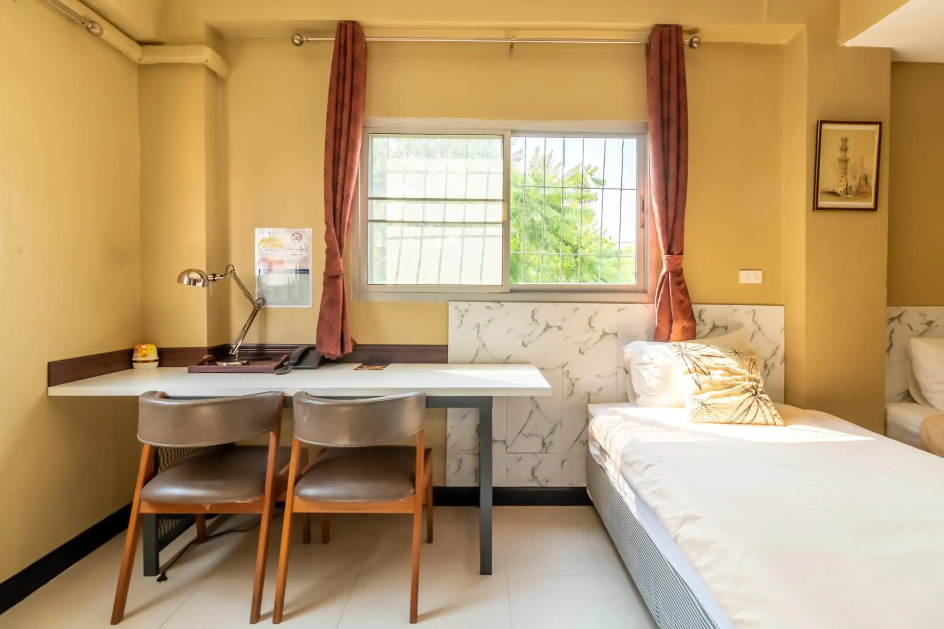 Deluxe Twin Room in The Palm Hotel Deluxe Twin Room in The Palm Hotel