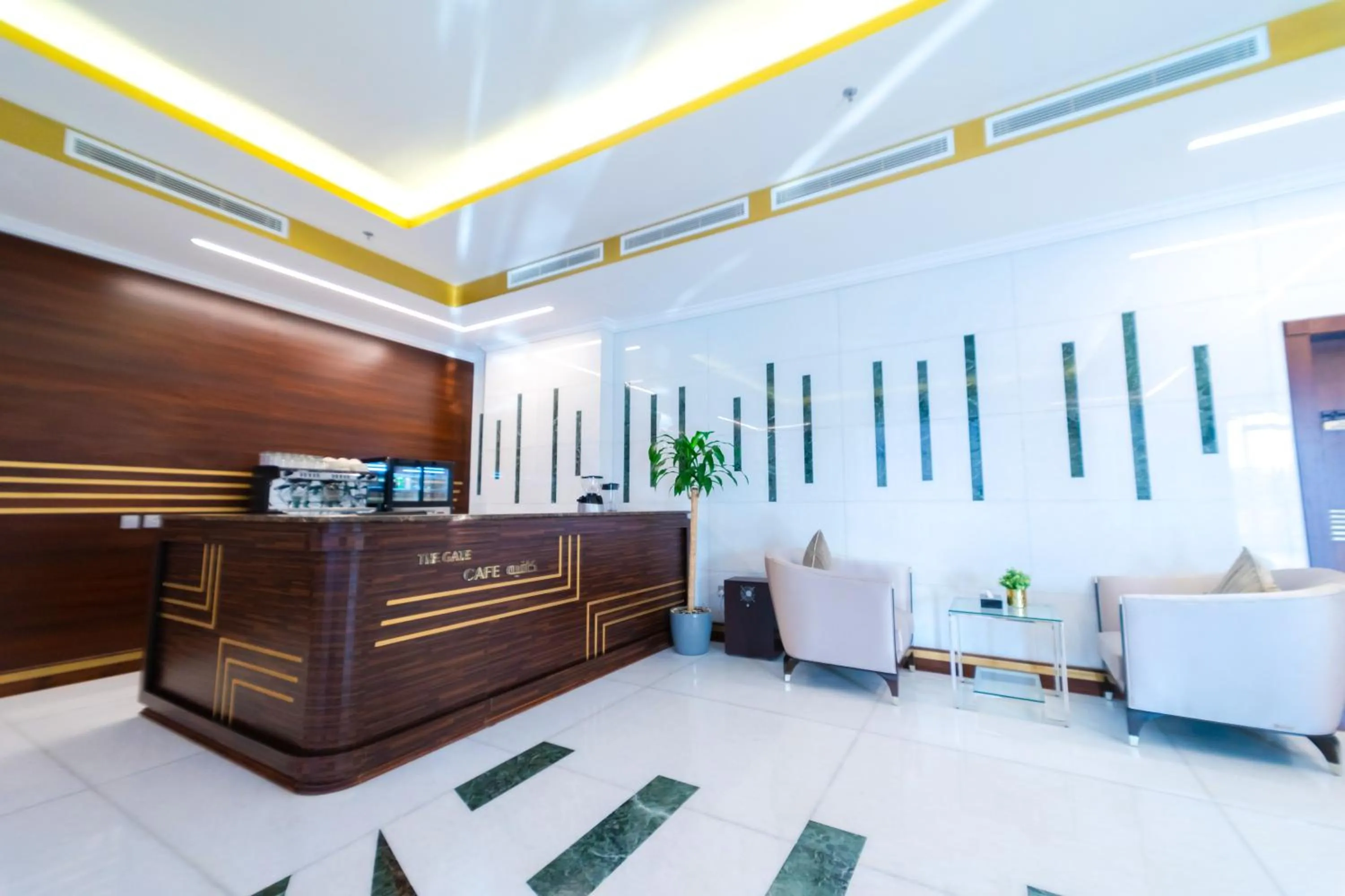 Coffee/tea facilities in The Gate Hotel and Apartments