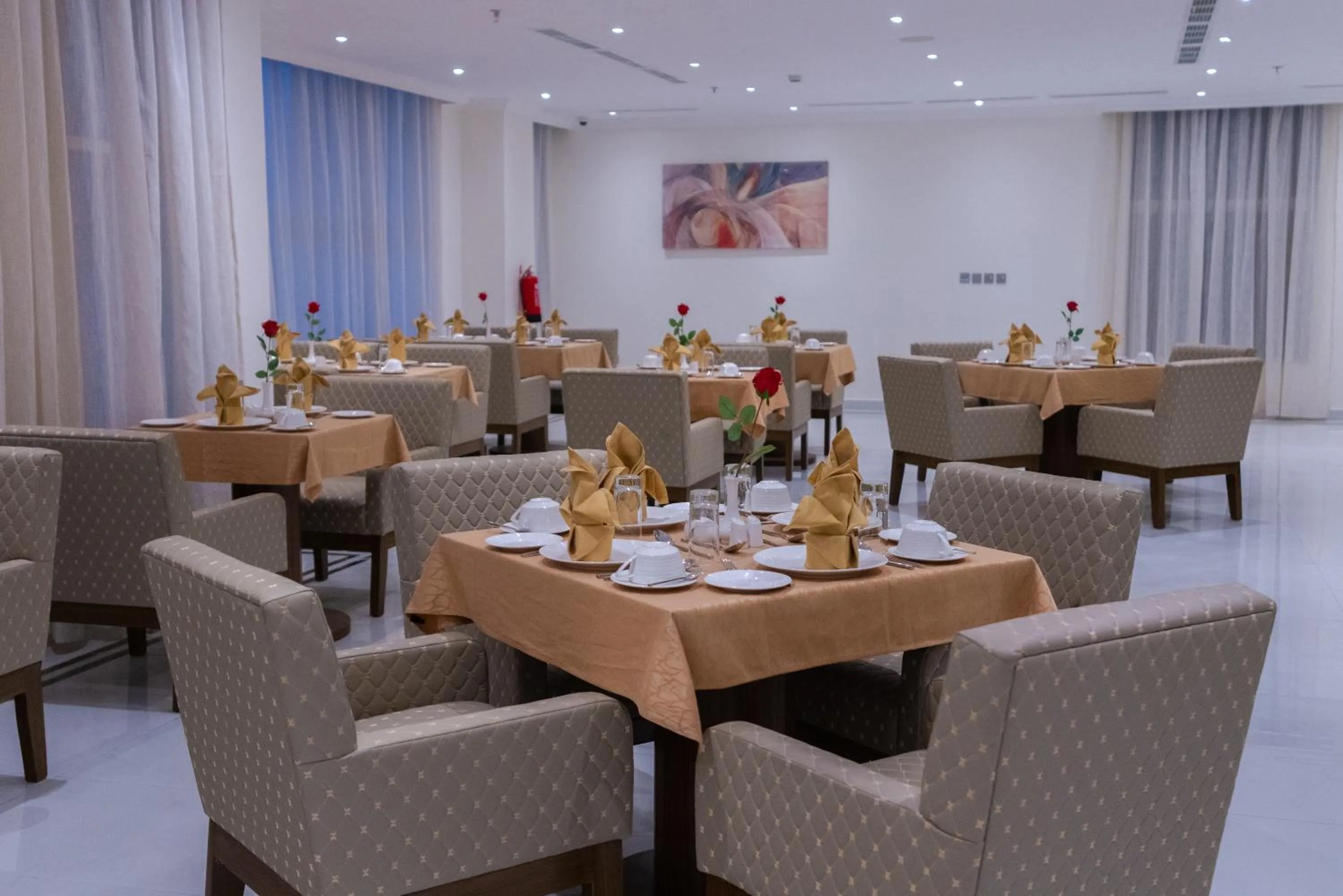 Restaurant/places to eat in The Gate Hotel and Apartments