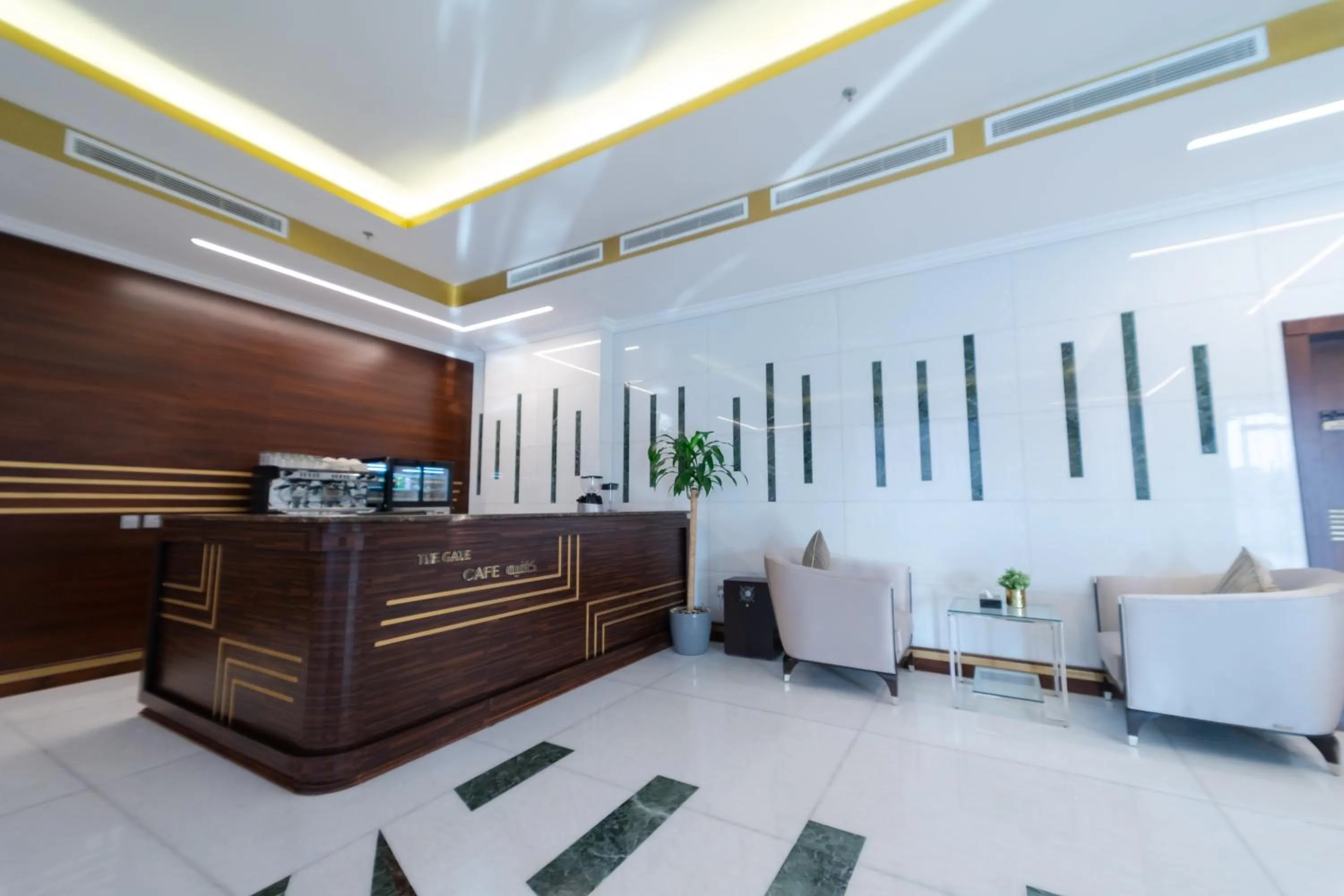 Coffee/tea facilities in The Gate Hotel and Apartments