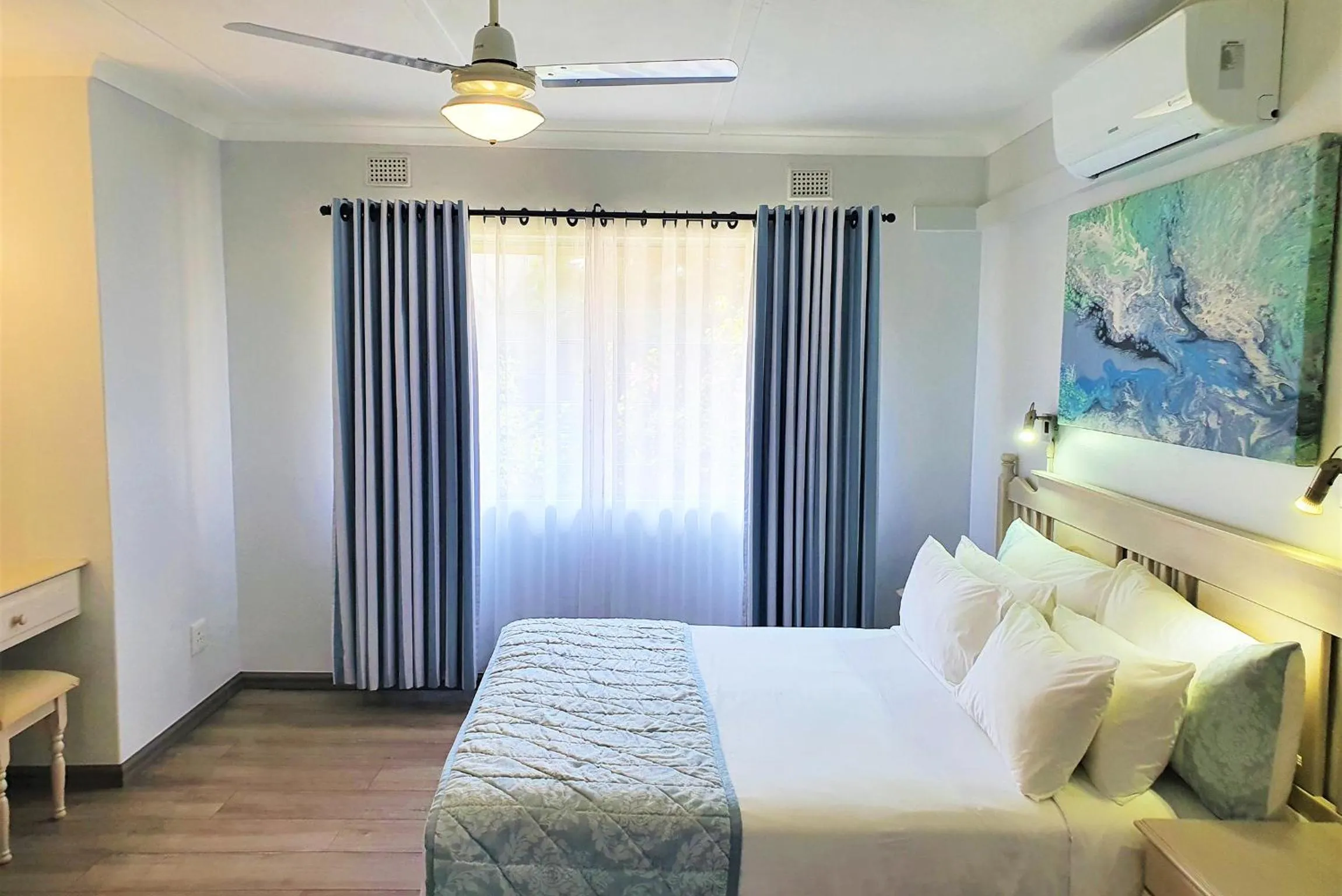 Bed in First Group La Rochelle