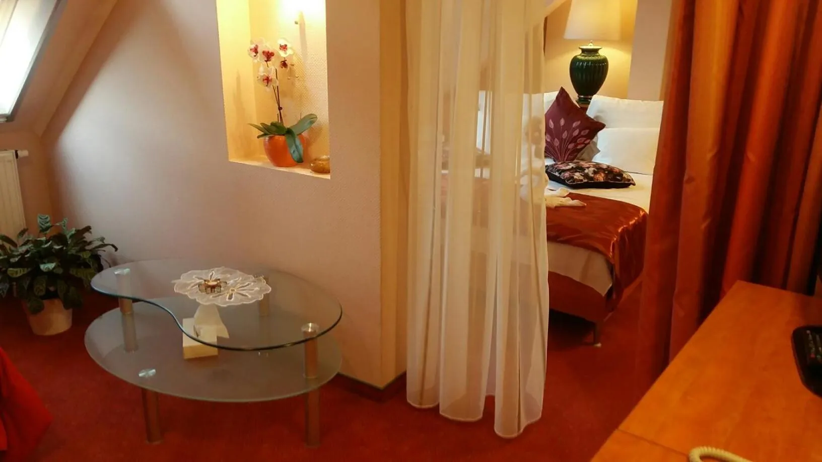 Bedroom, Bed in Hotel Isabell Győr