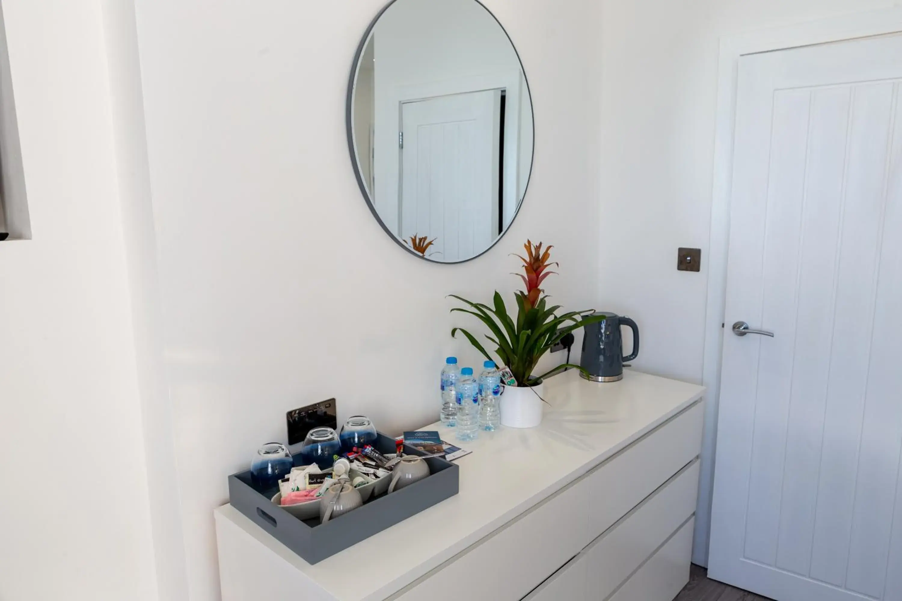 Standard Single Room with Sea View - single occupancy in The Halcyon Standard Single Room with Sea View - single occupancy in The Halcyon