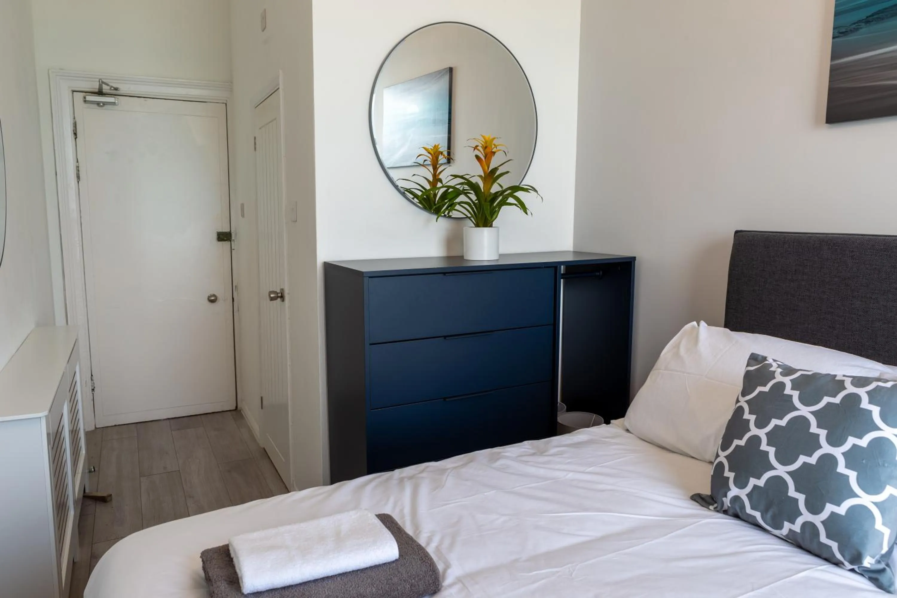 Bedroom, Bed in The Halcyon