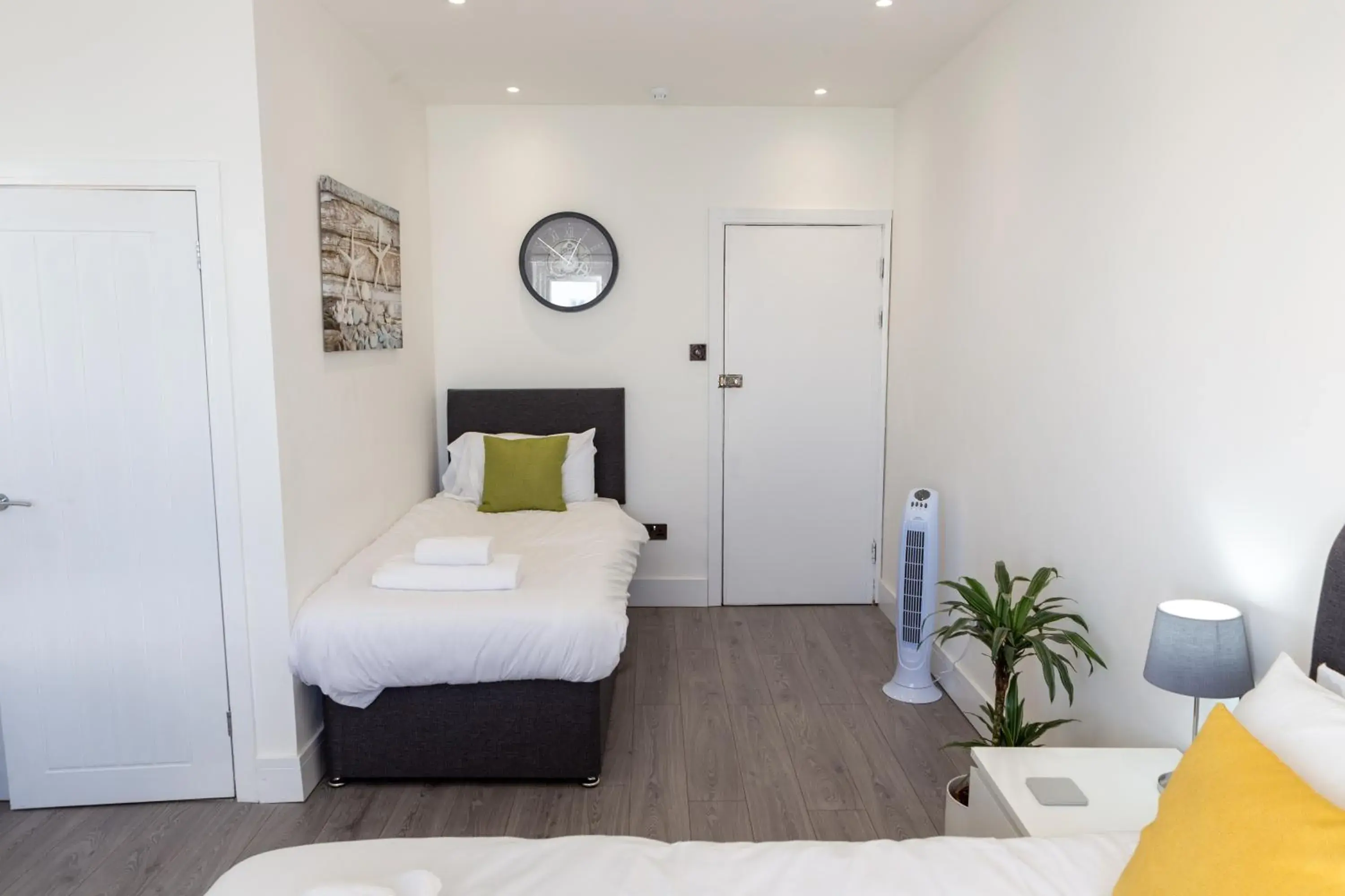 Single Room with Shower - single occupancy in The Halcyon Single Room with Shower - single occupancy in The Halcyon