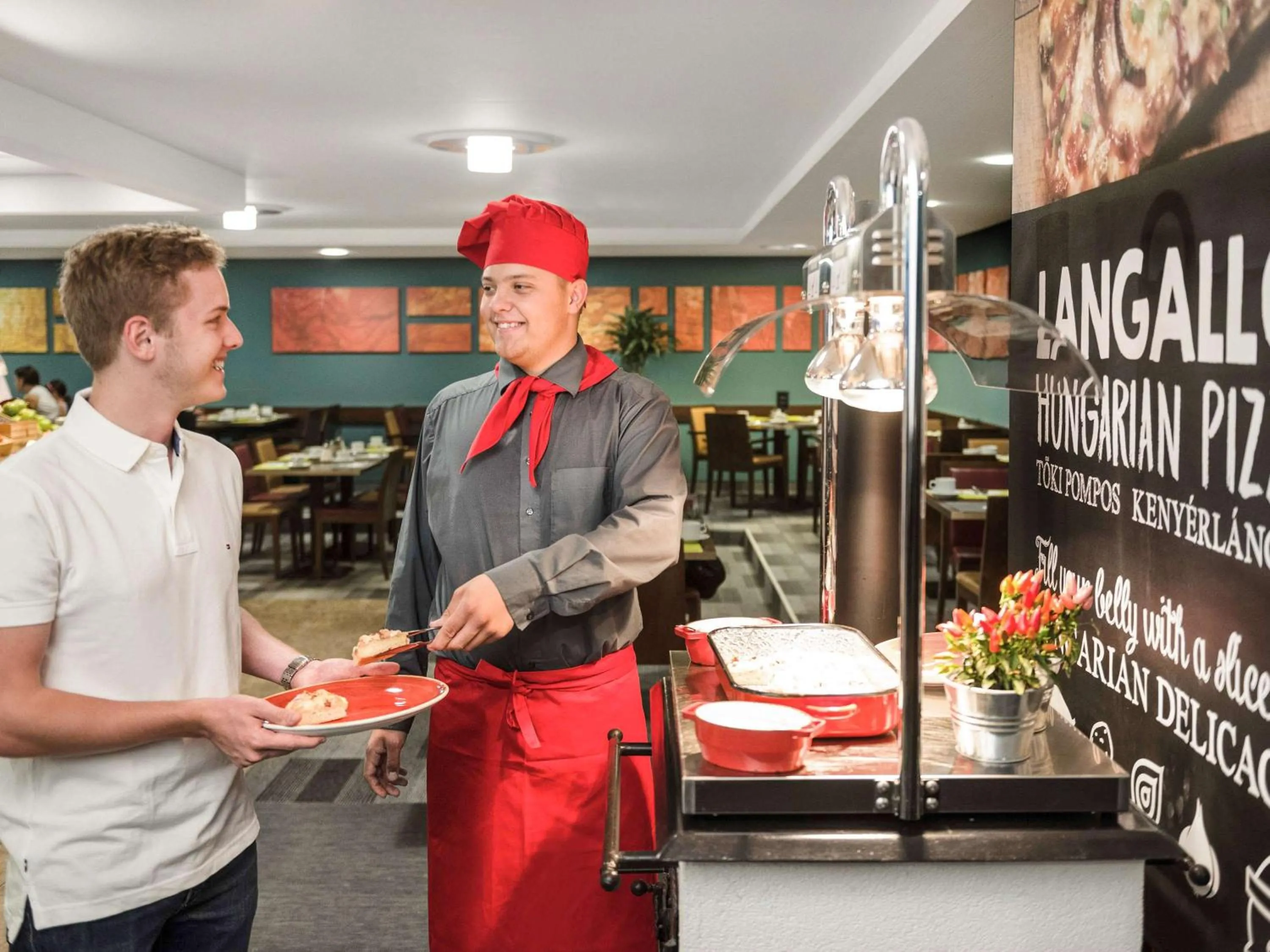 Restaurant/places to eat in Mercure Budapest City Center