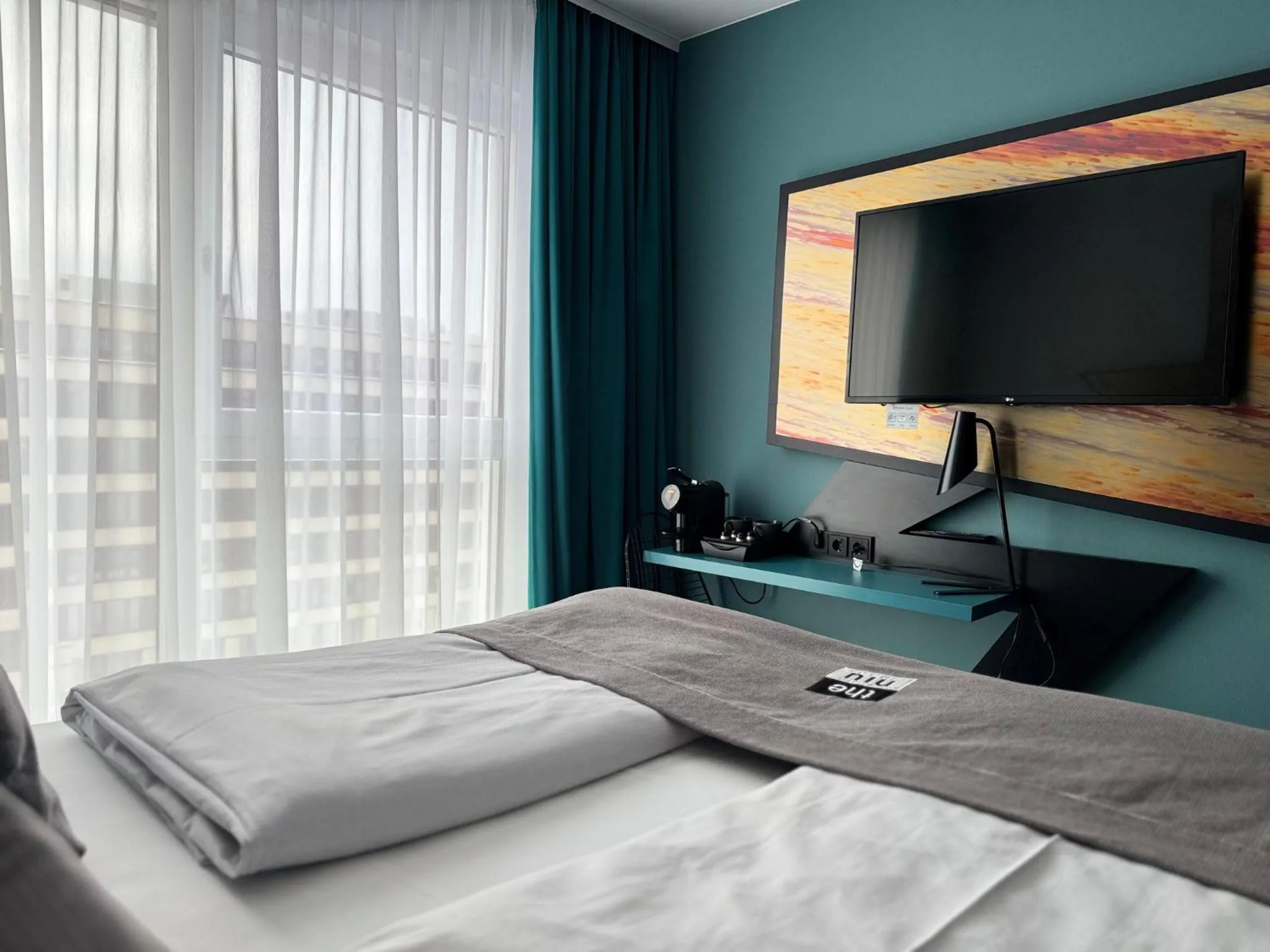 Photo of the whole room, Bed in Holiday Inn - the niu, Flash Berlin Charlottenburg by IHG