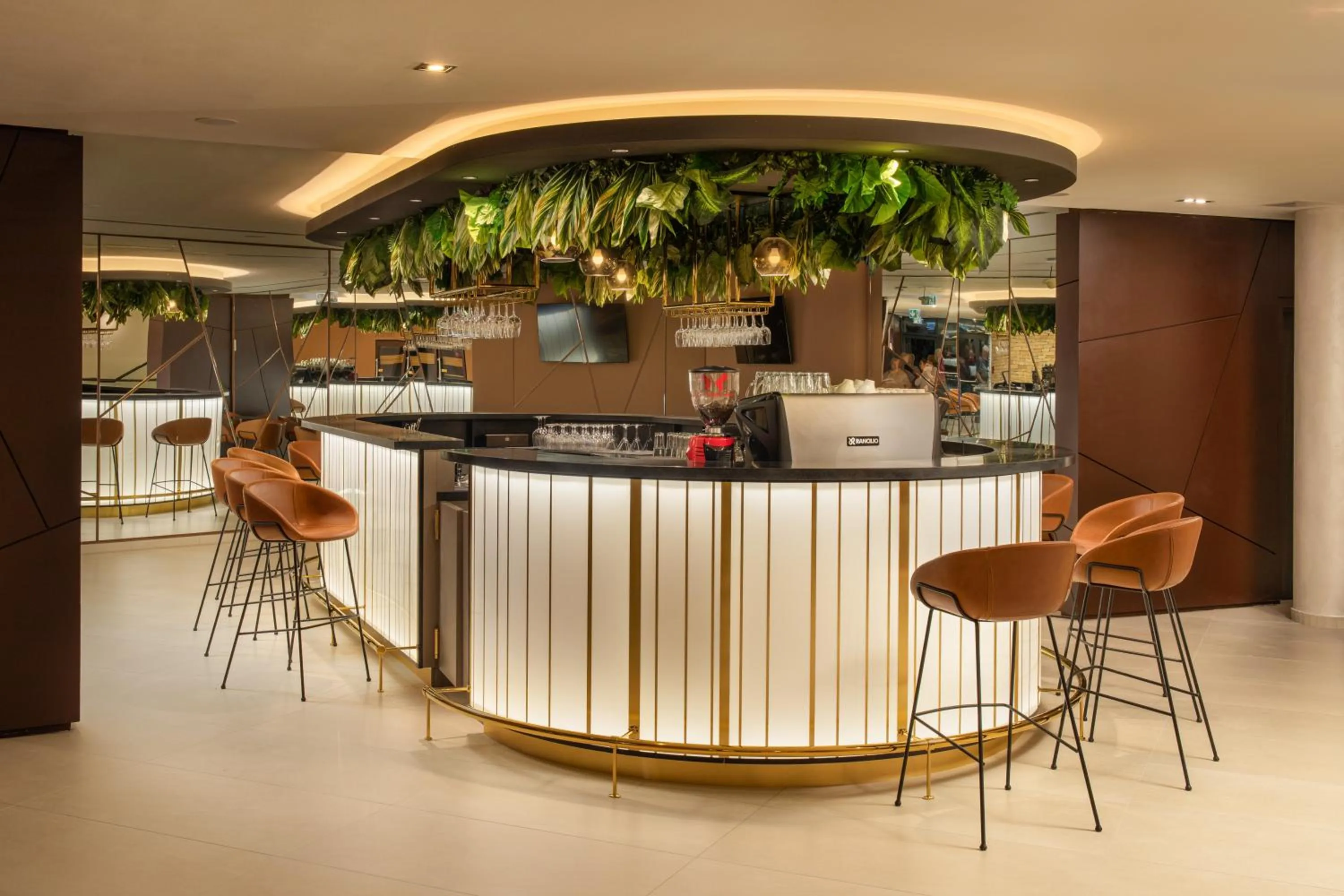 Lounge or bar in Fagus Hotel Conference & Spa