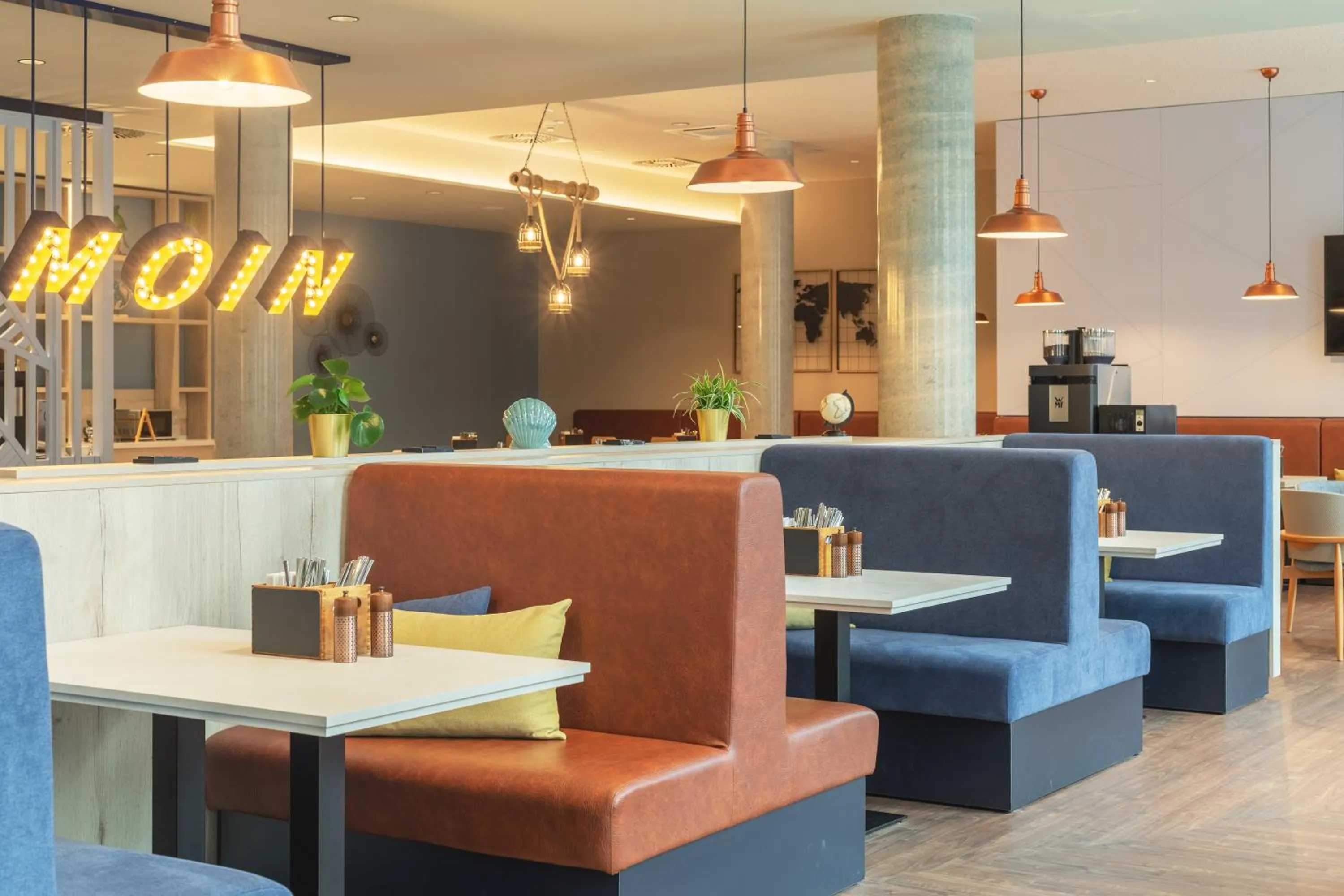 Restaurant/places to eat in Holiday Inn - the niu, Yen Hamburg City by IHG