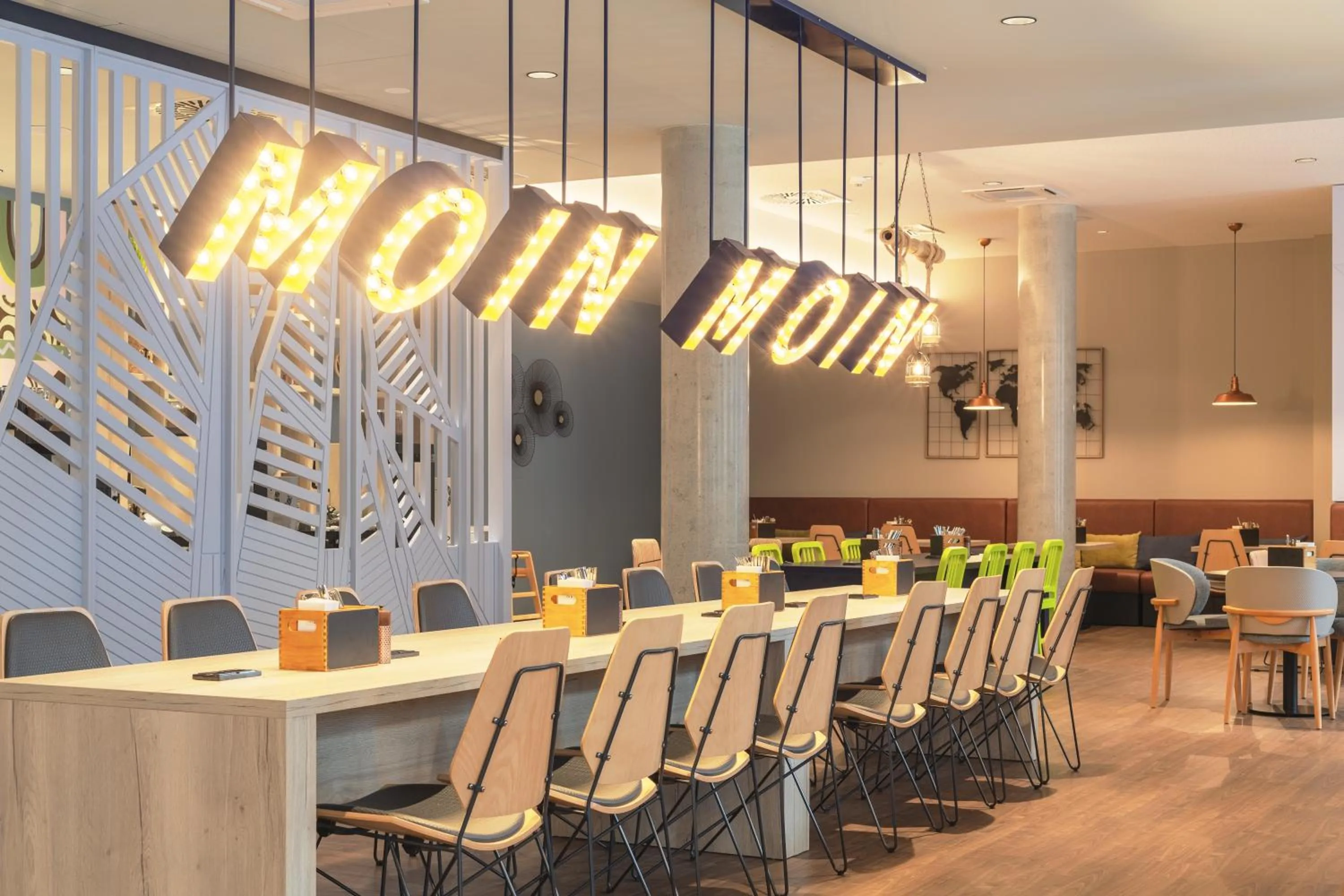 Restaurant/places to eat in Holiday Inn - the niu, Yen Hamburg City by IHG