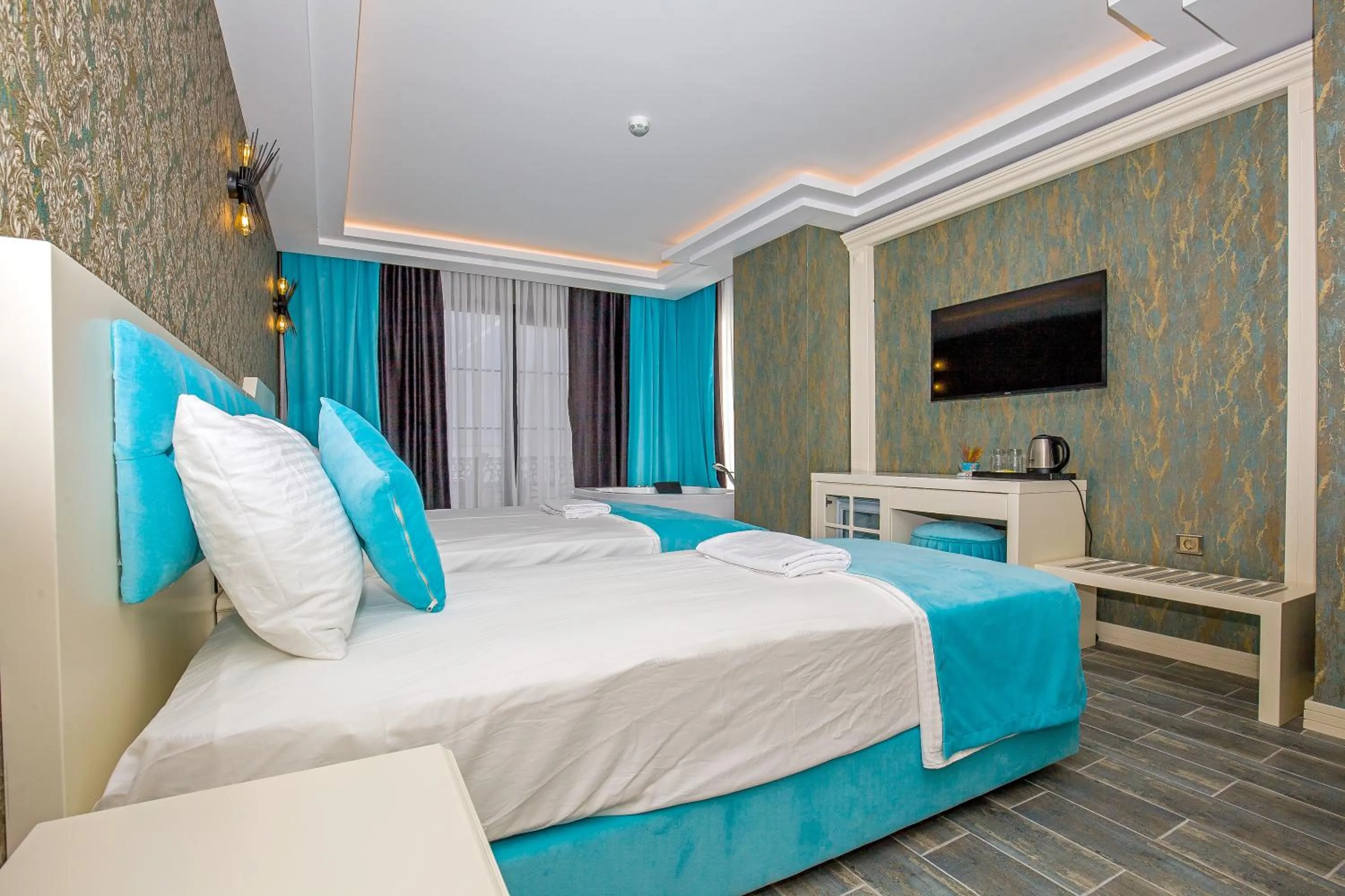 Photo of the whole room, Bed in The Lea Hotel