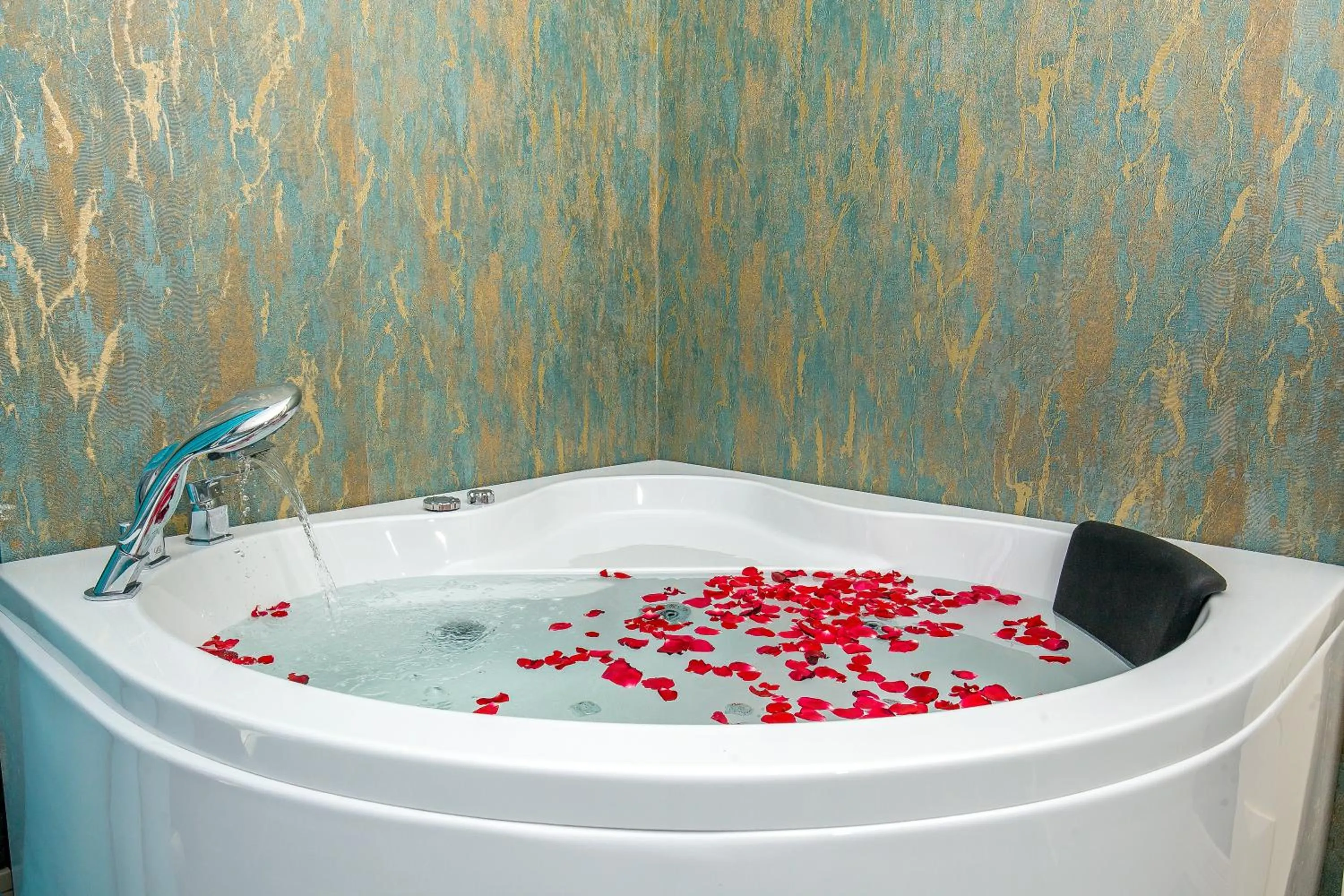 Bathroom in The Lea Hotel