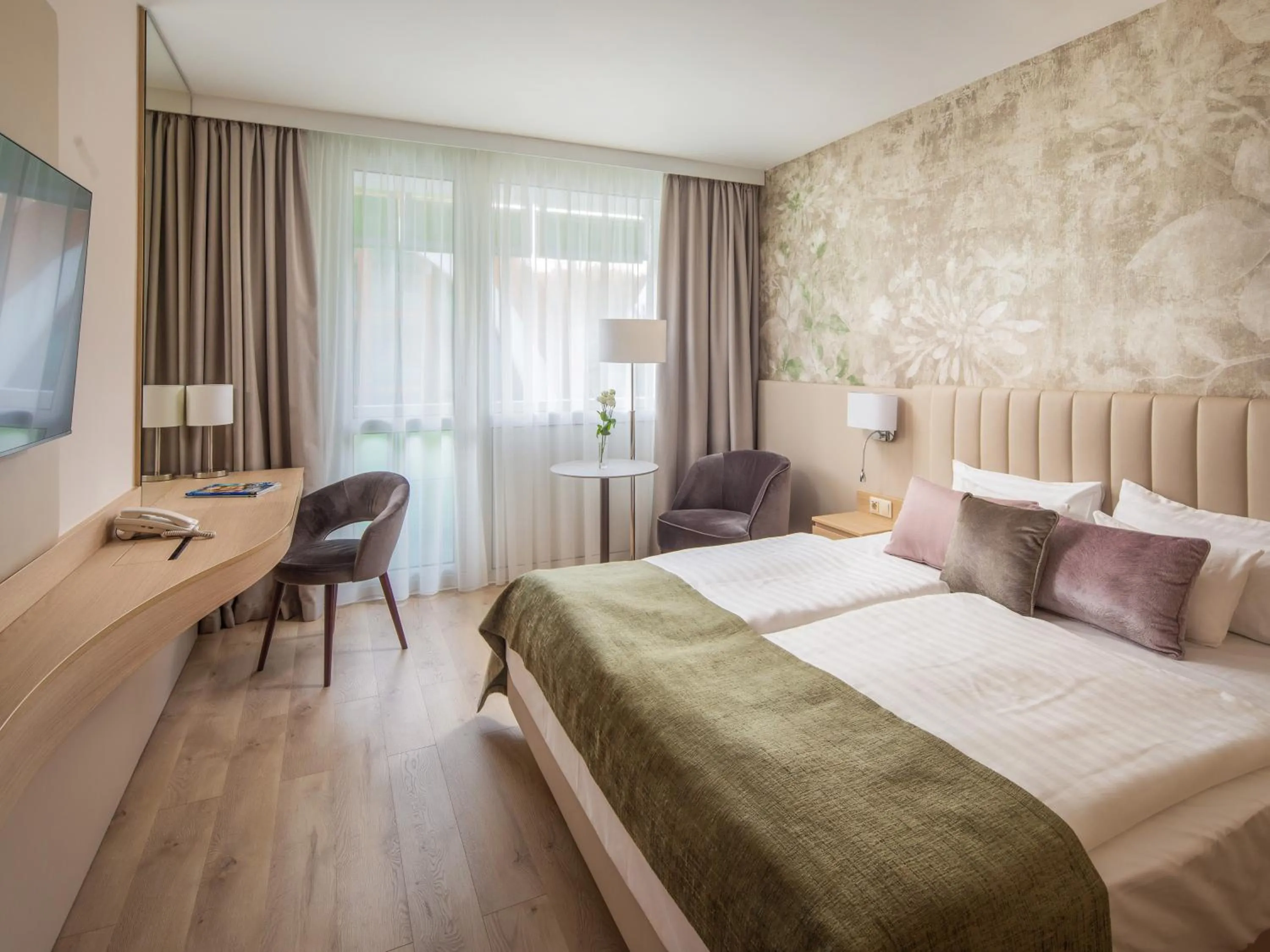 Photo of the whole room, Bed in Hotel Carbona Thermal Spa