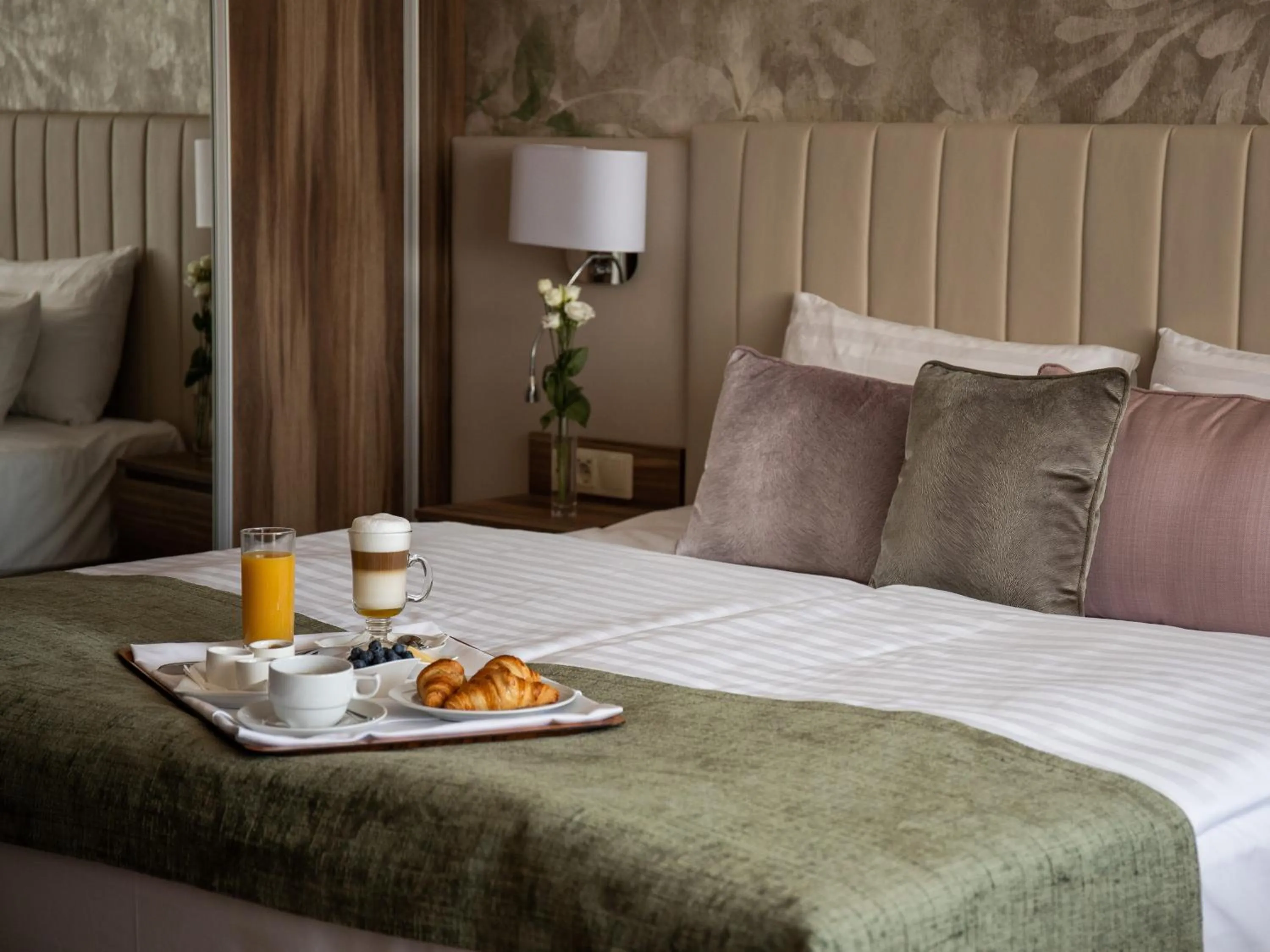 Photo of the whole room, Bed in Hotel Carbona Thermal Spa