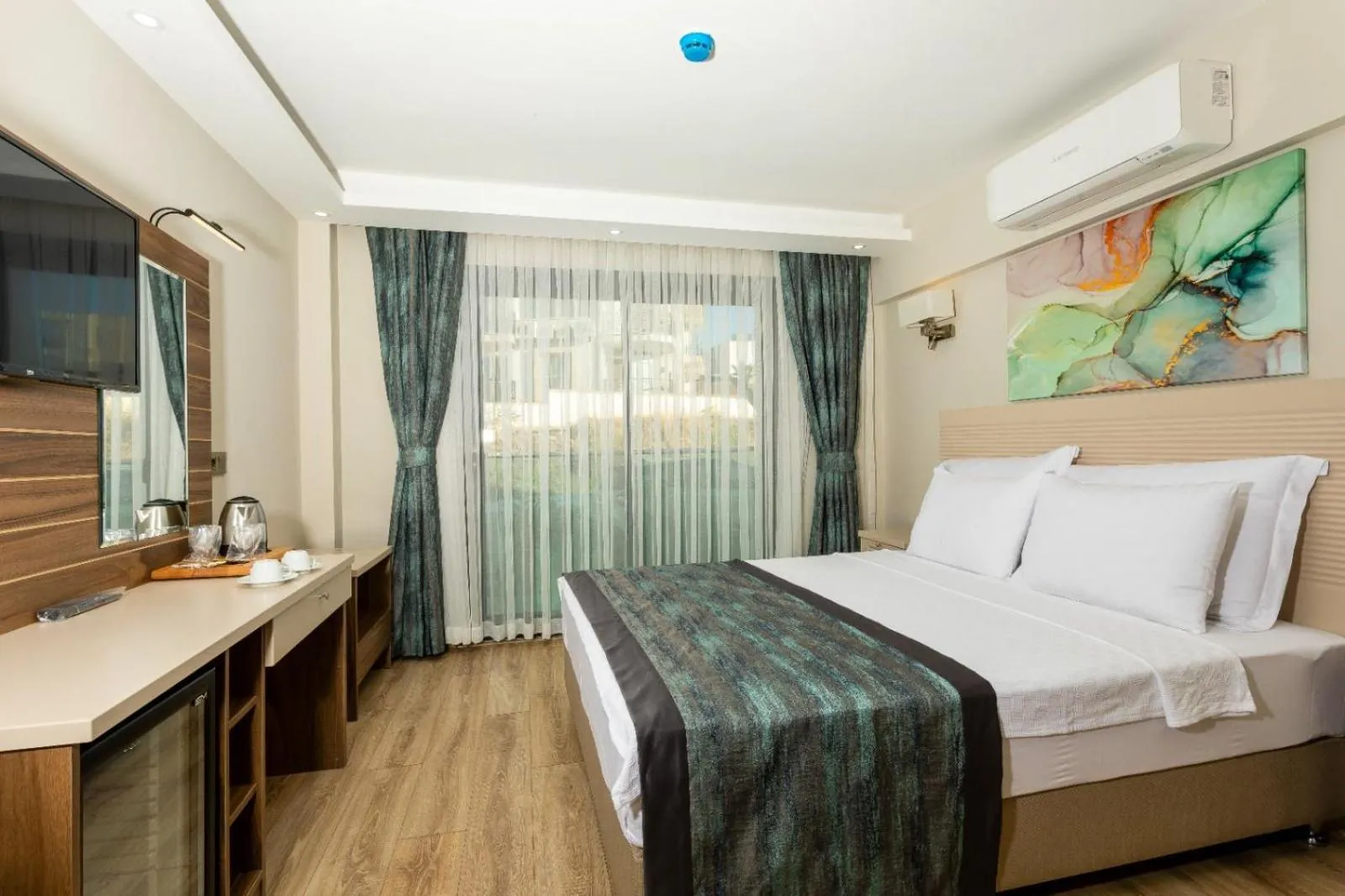 Photo of the whole room, Bed in Güllük Yalı Boutique Otel