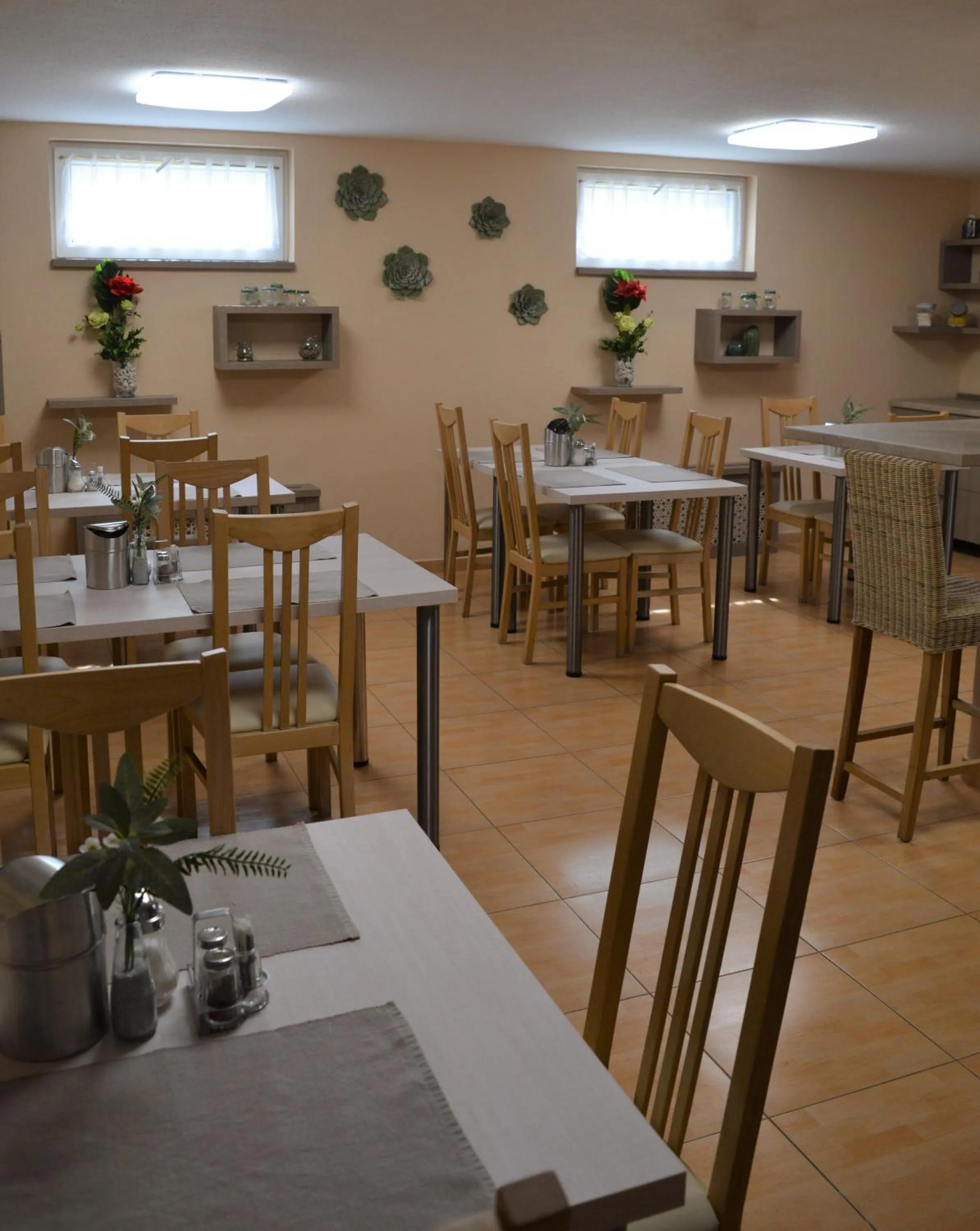 Restaurant/places to eat in Alfréd Panzió