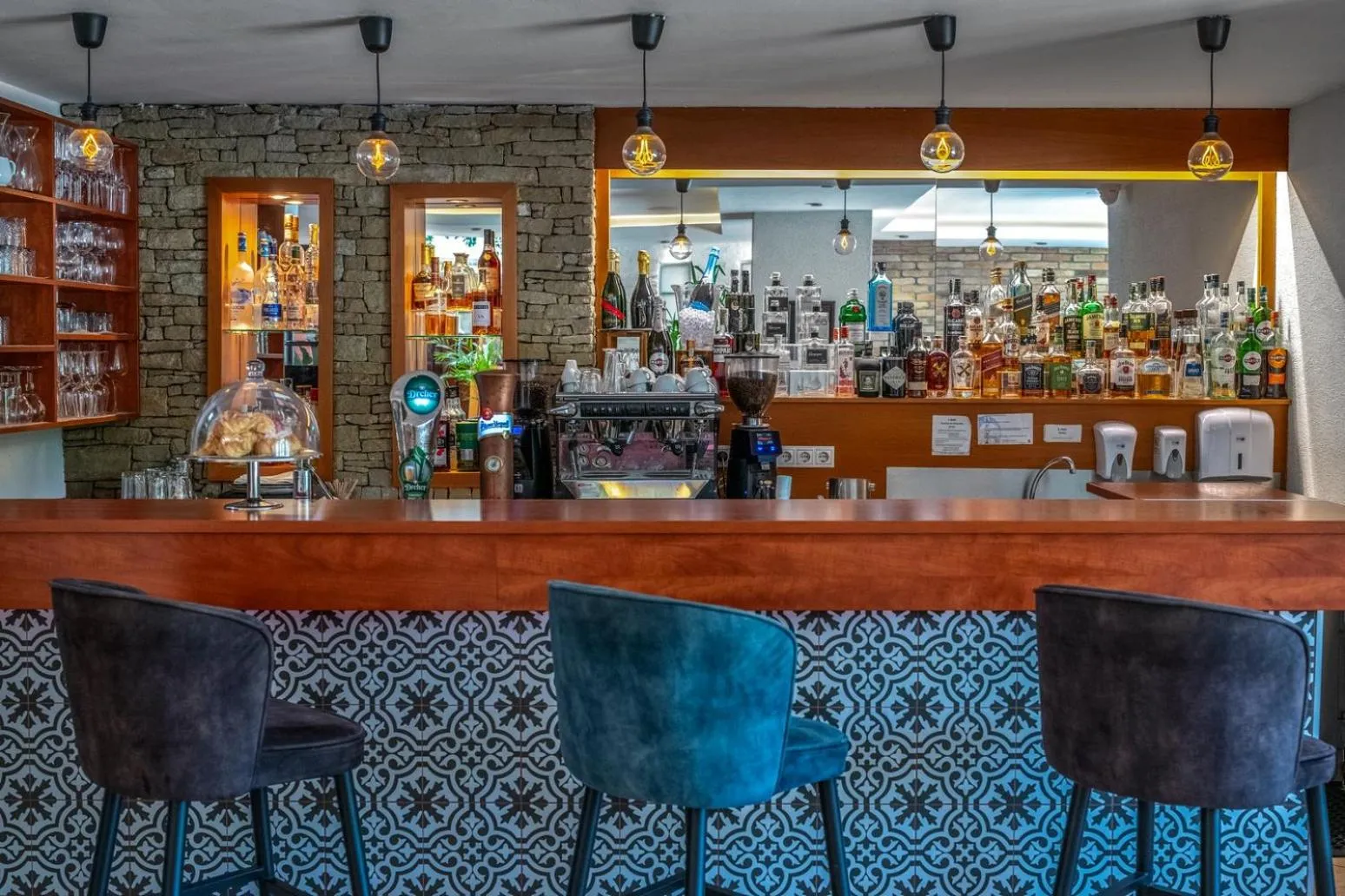 Lounge or bar in Budapest Airport Hotel Stáció Wellness & Konferencia