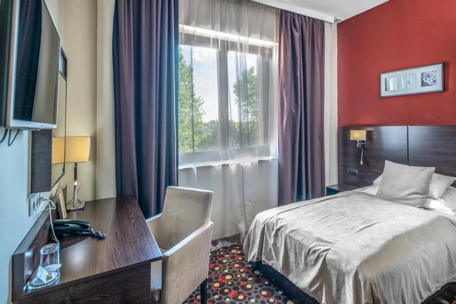 Photo of the whole room, Bed in Budapest Airport Hotel Stáció Wellness & Konferencia