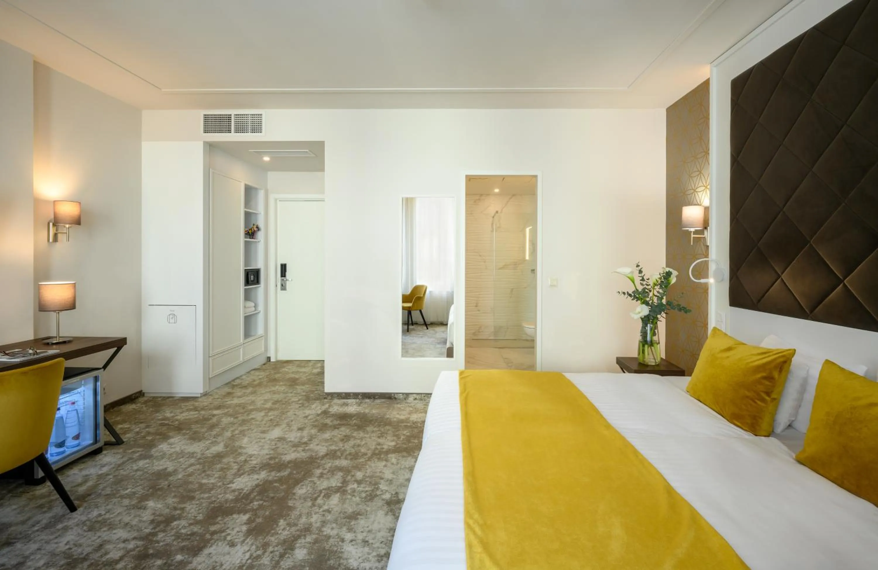 Bed in Leonardo Boutique Hotel Budapest M-Square