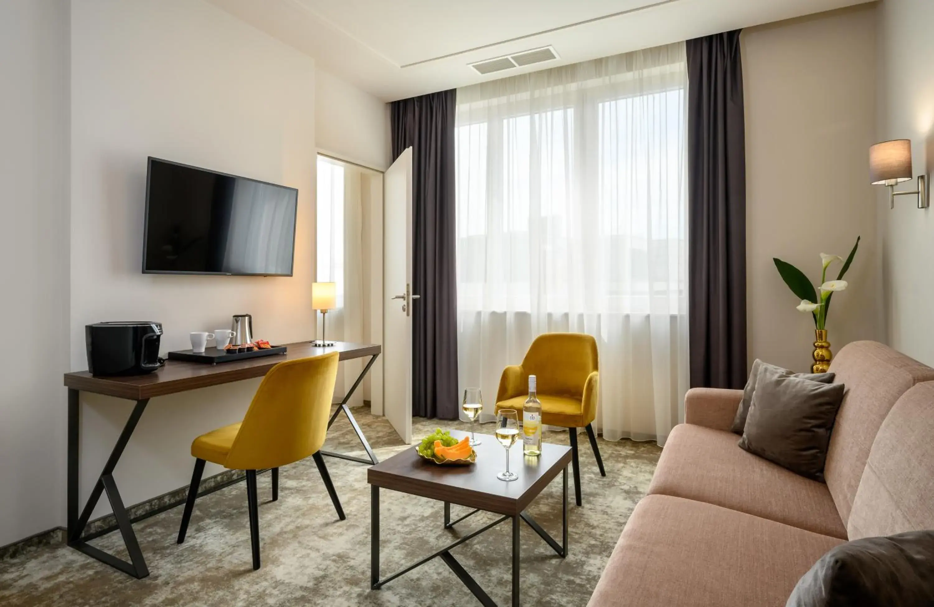 One-Bedroom Suite in Leonardo Boutique Hotel Budapest M-Square One-Bedroom Suite in Leonardo Boutique Hotel Budapest M-Square