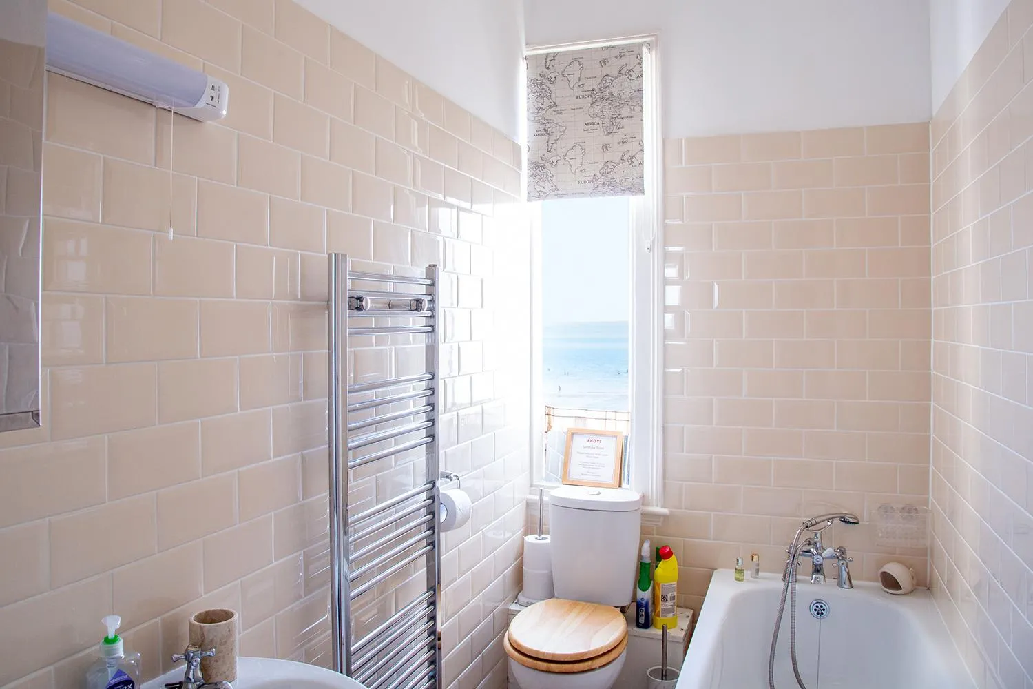 Bathroom in Seagulls Nest Beachfront Apartment With 3 Bedrooms