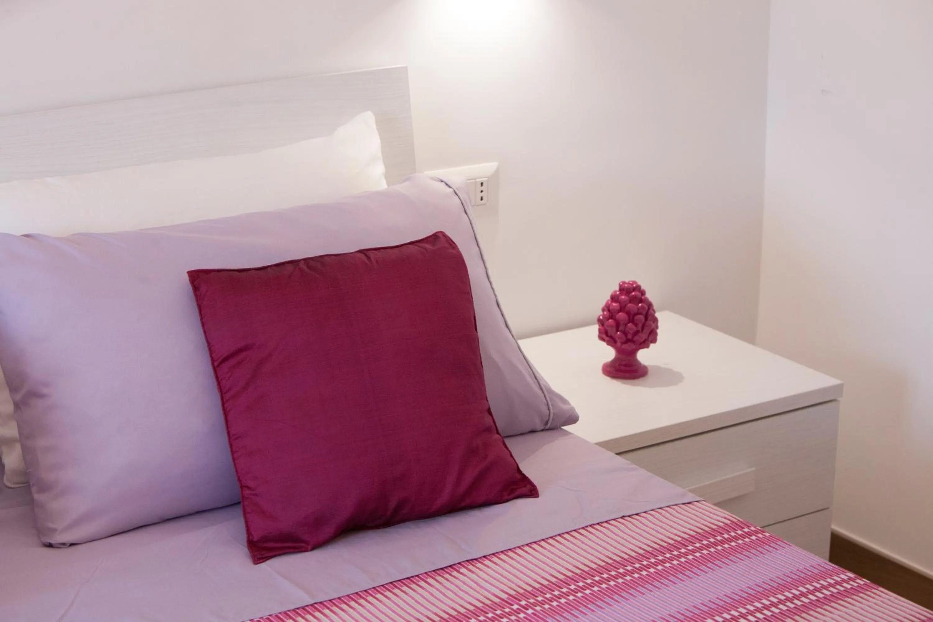 Bed in Estate4home - SOFIA FLORA