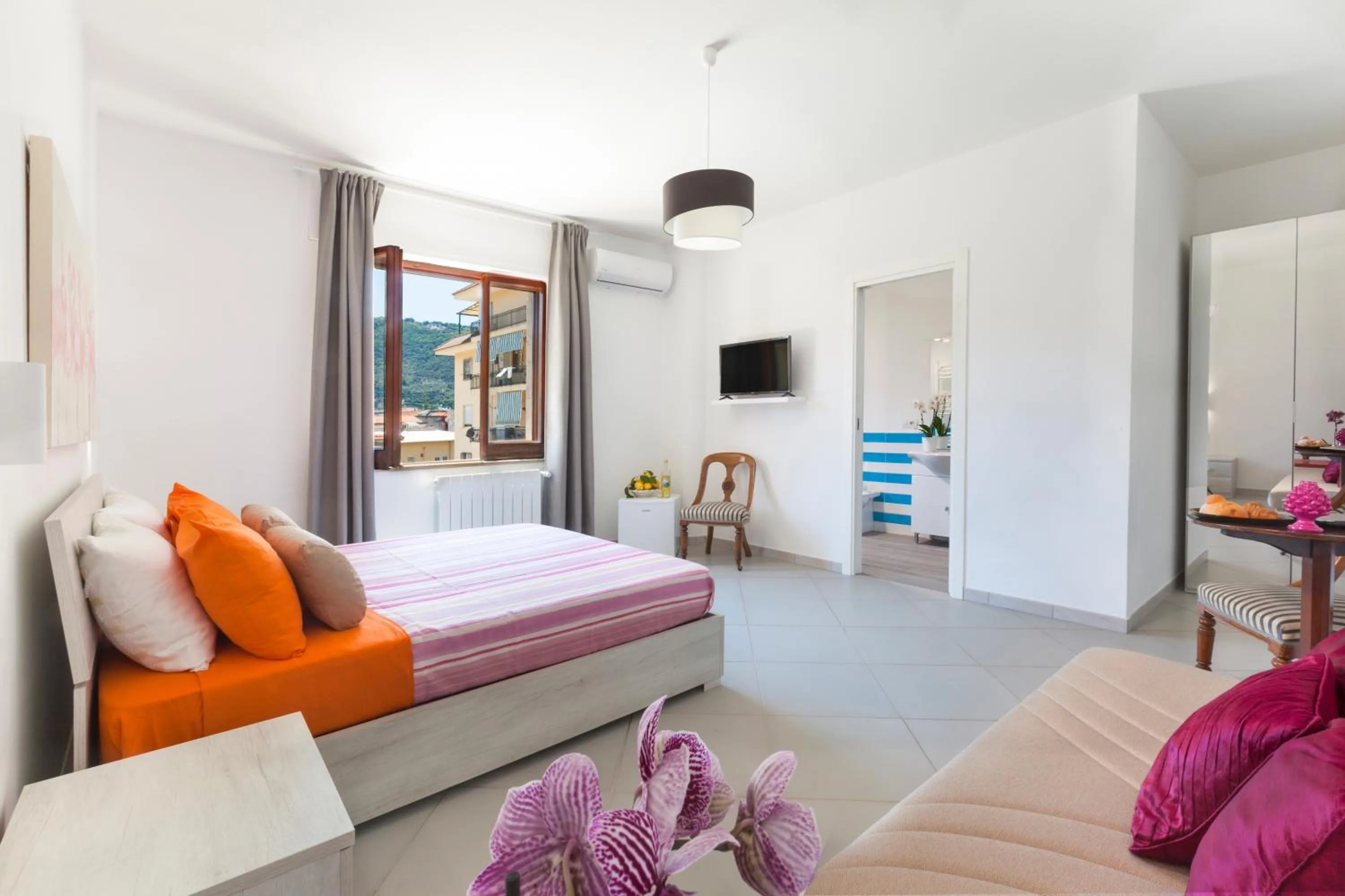 Bedroom, Bed in Estate4home - SOFIA FLORA