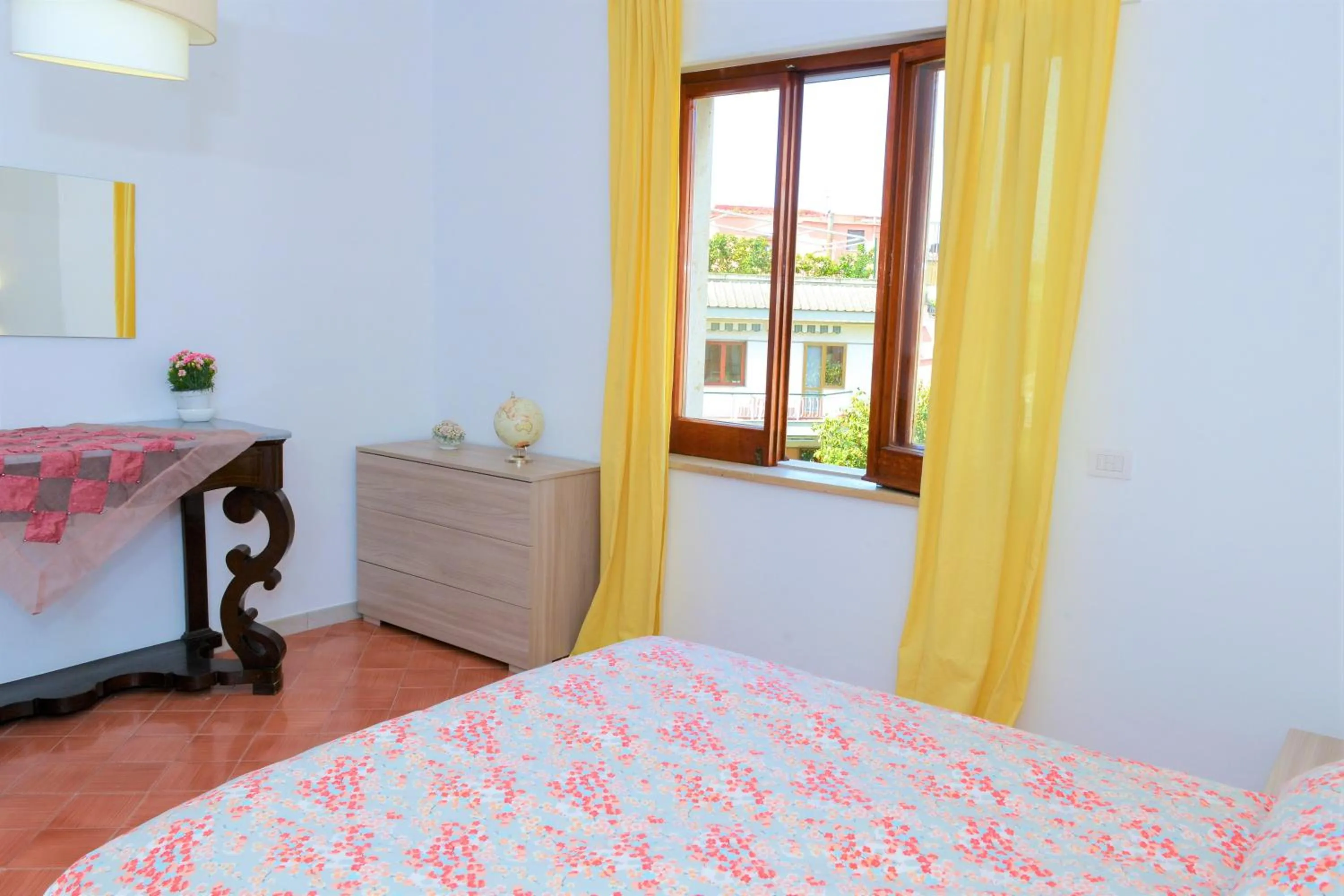 Bedroom, Bed in Estate4home - SOFIA FLORA