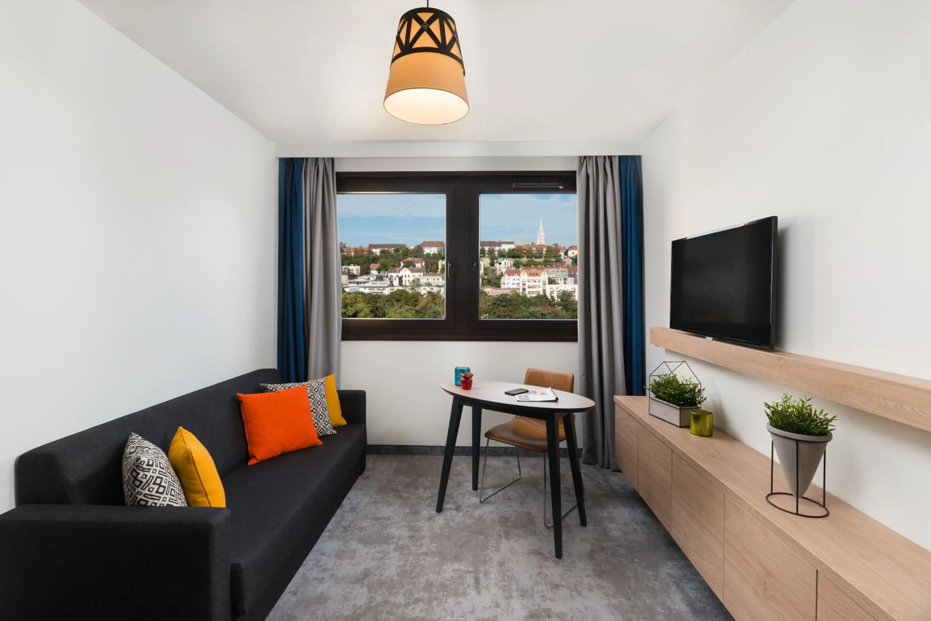 TV and multimedia in Mercure Budapest Castle Hill