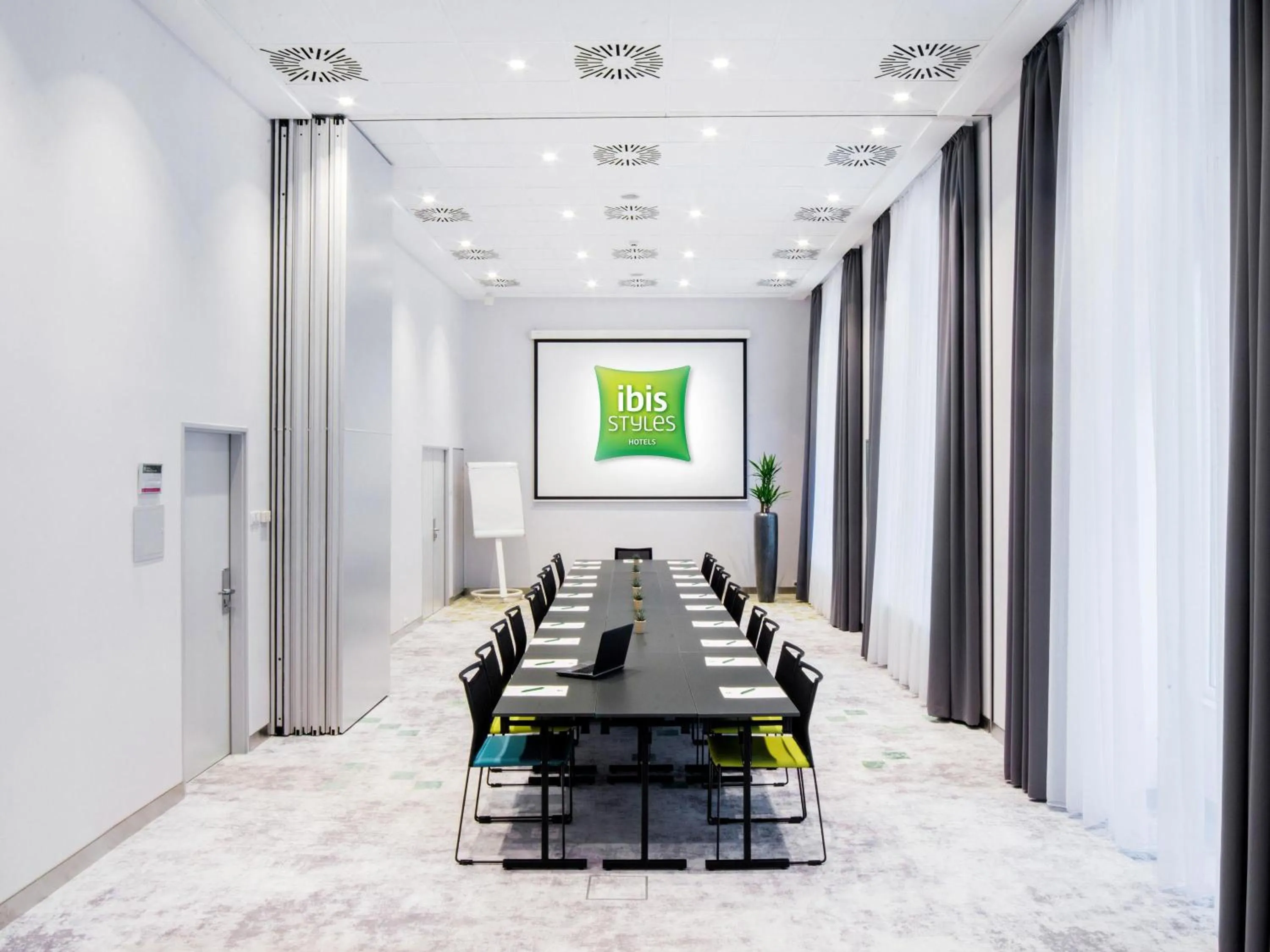 Meeting/conference room in Ibis Styles Budapest Center