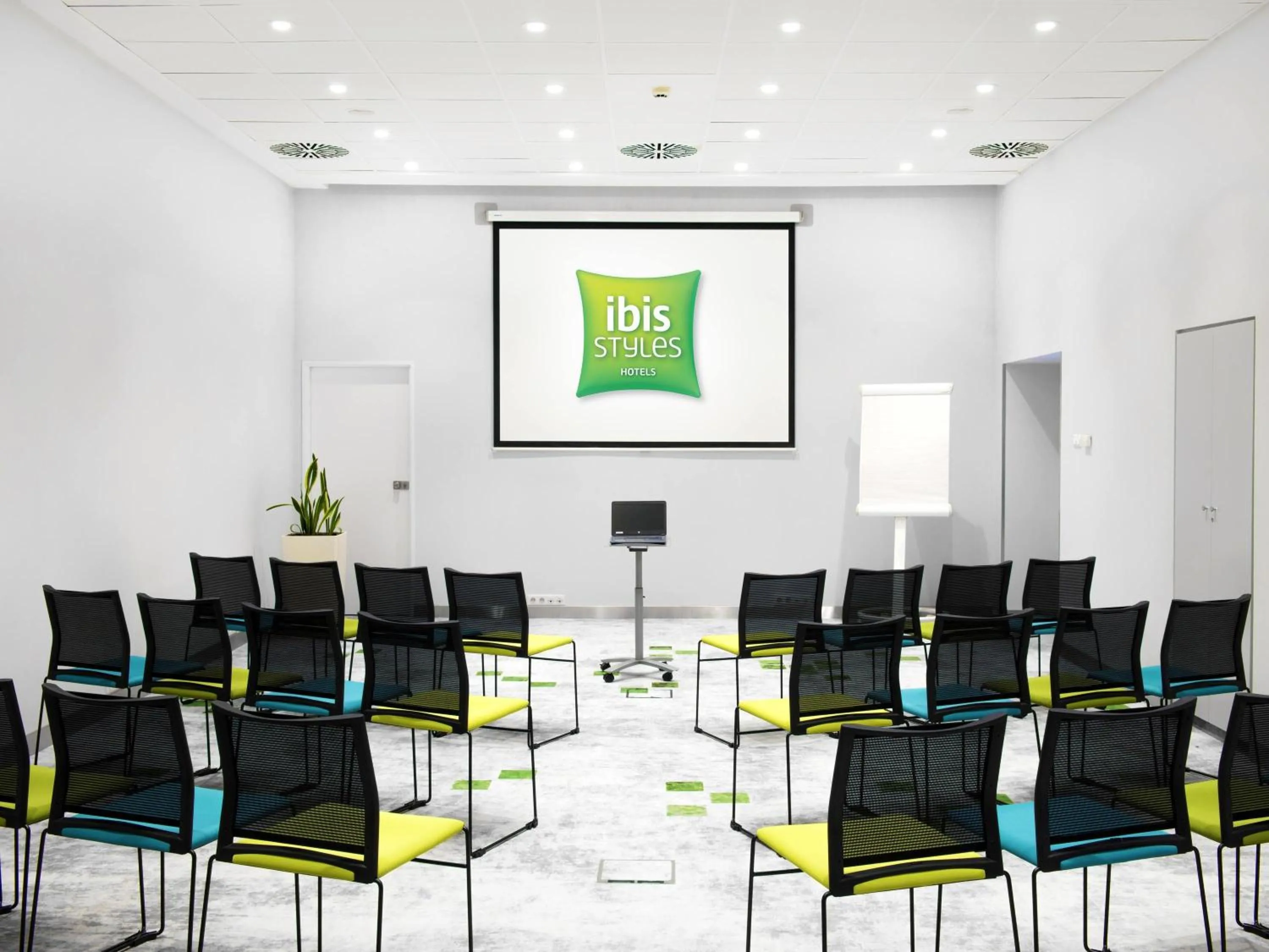 Meeting/conference room in Ibis Styles Budapest Center