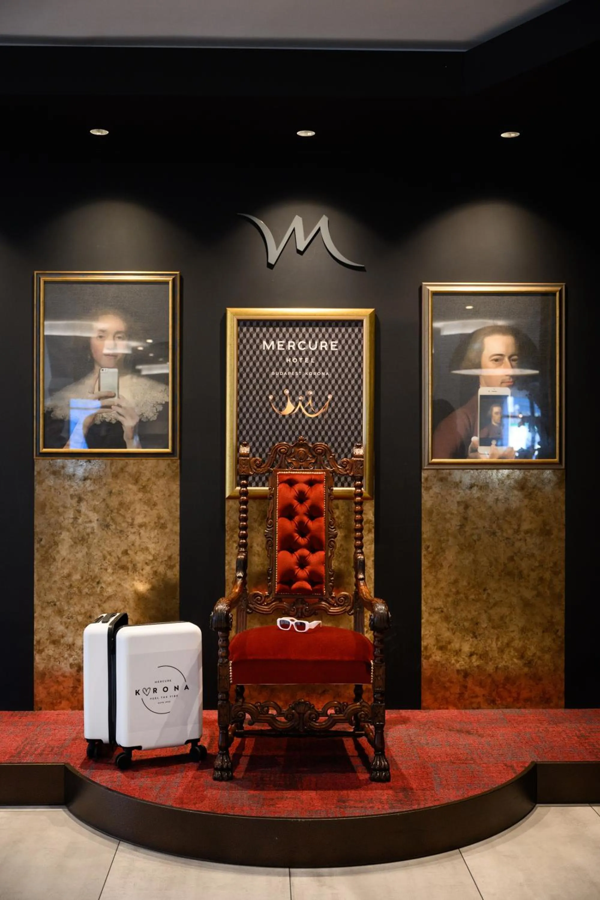 Lobby or reception in Mercure Budapest Korona