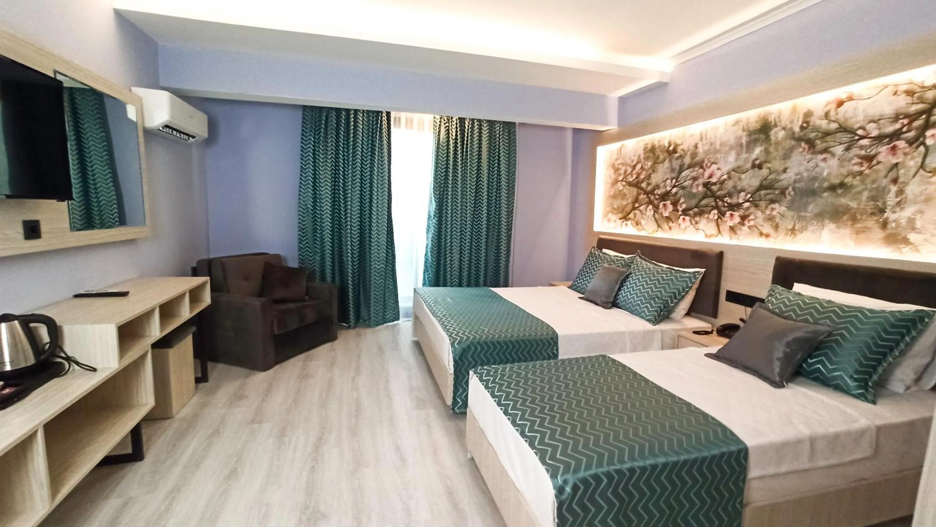 Photo of the whole room, Bed in Livaneli Boutique Otel