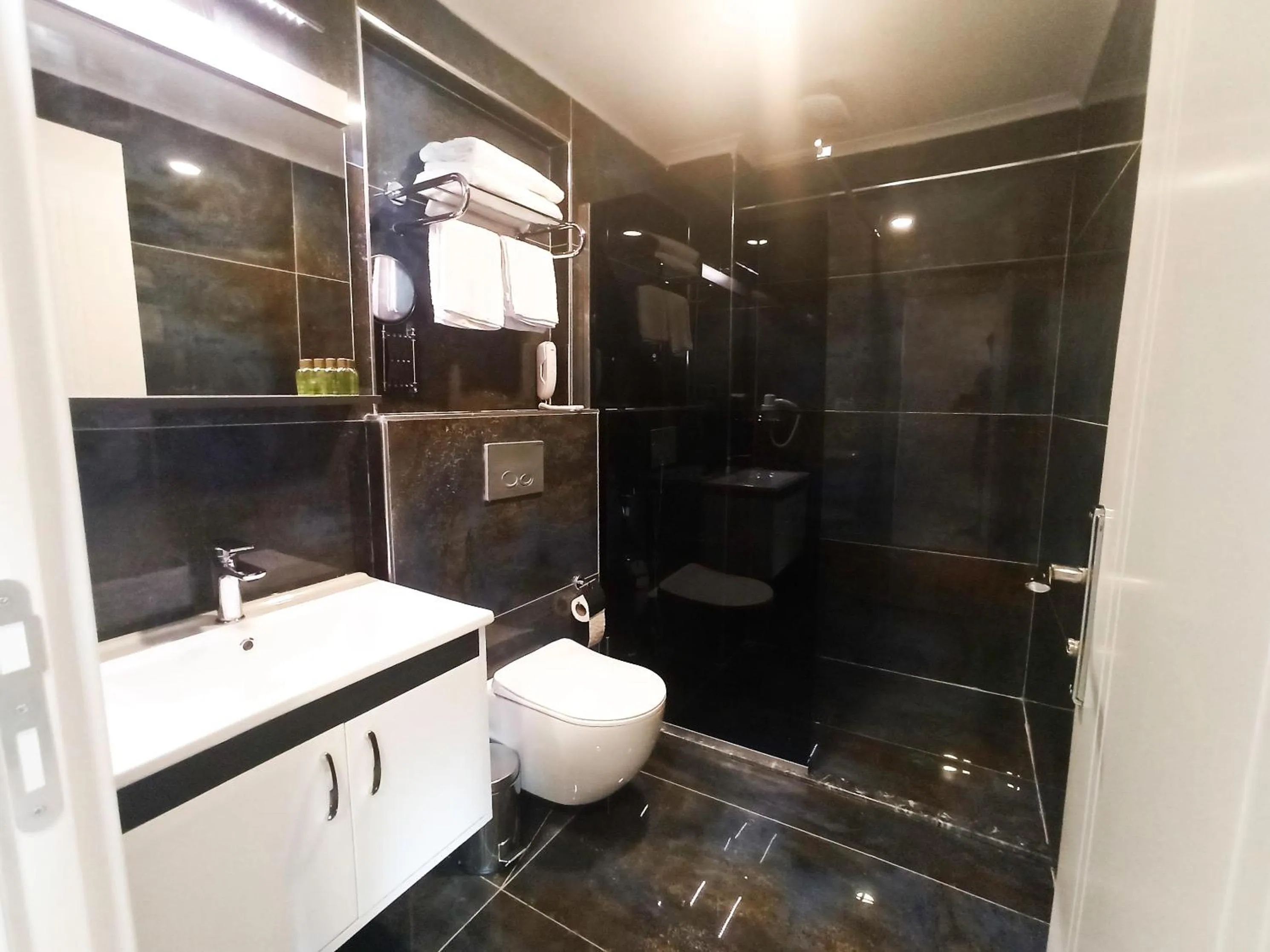 Bathroom in Livaneli Boutique Otel