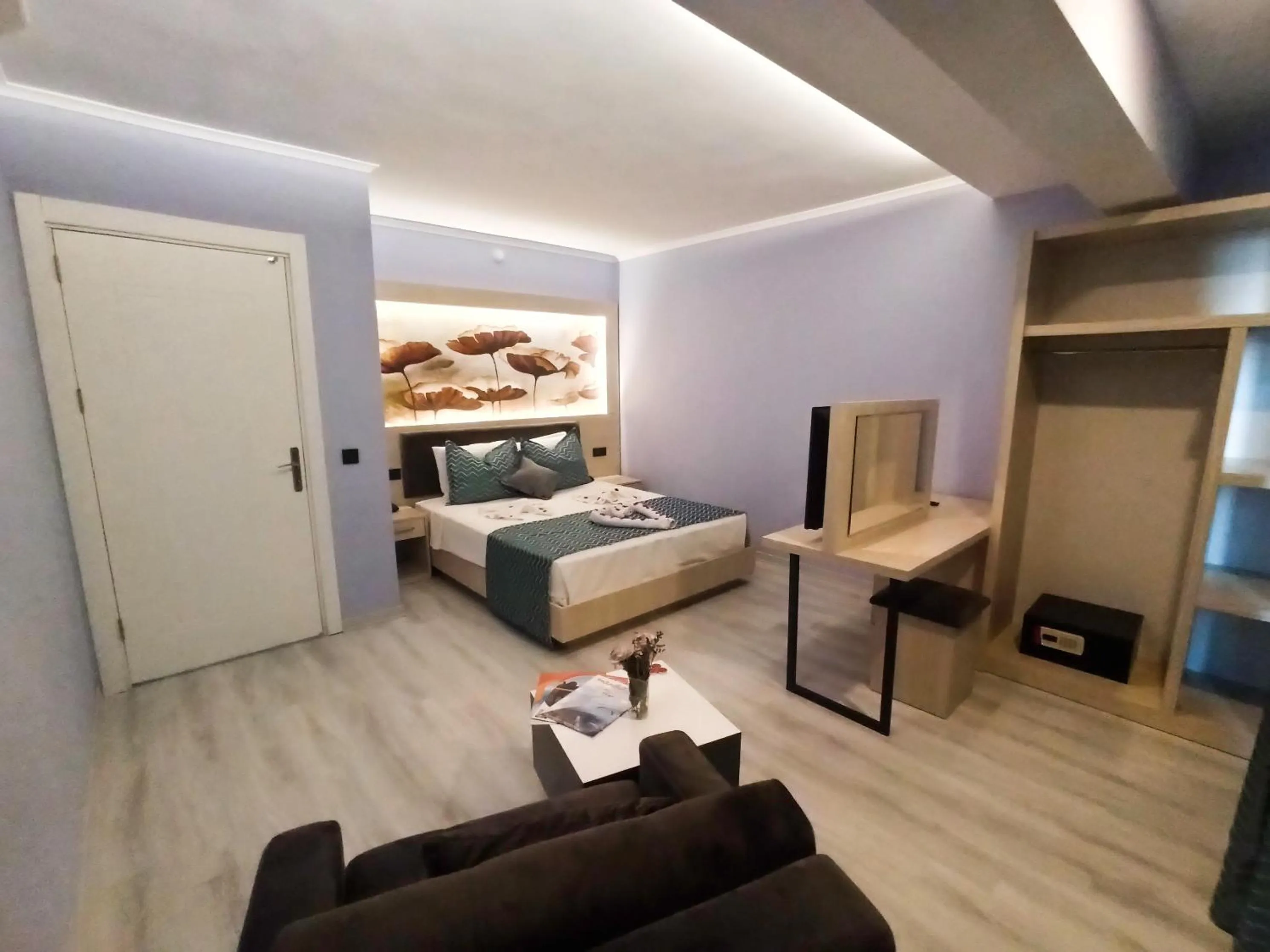 Photo of the whole room, Bed in Livaneli Boutique Otel