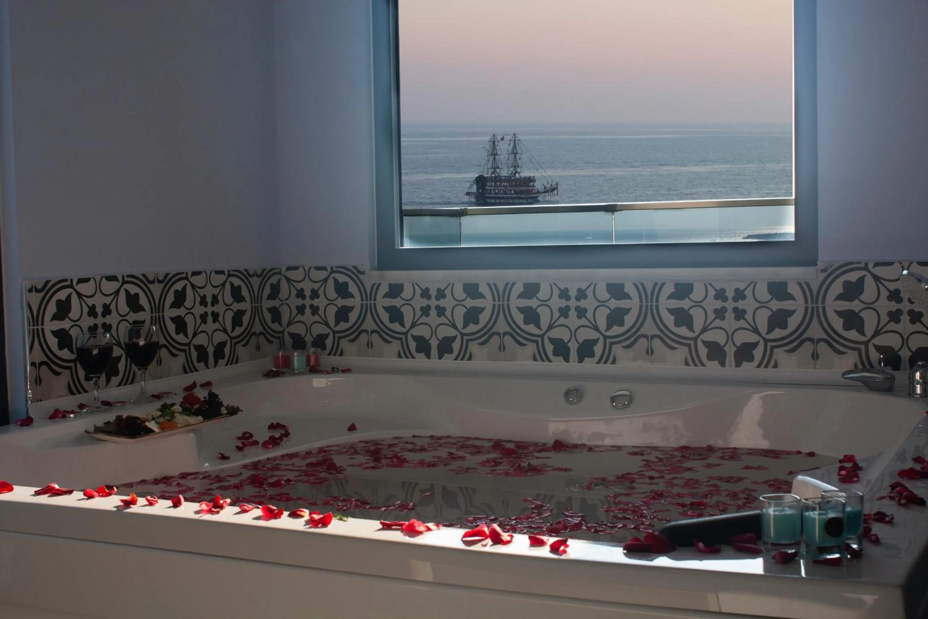 Hot Tub in Livaneli Boutique Otel