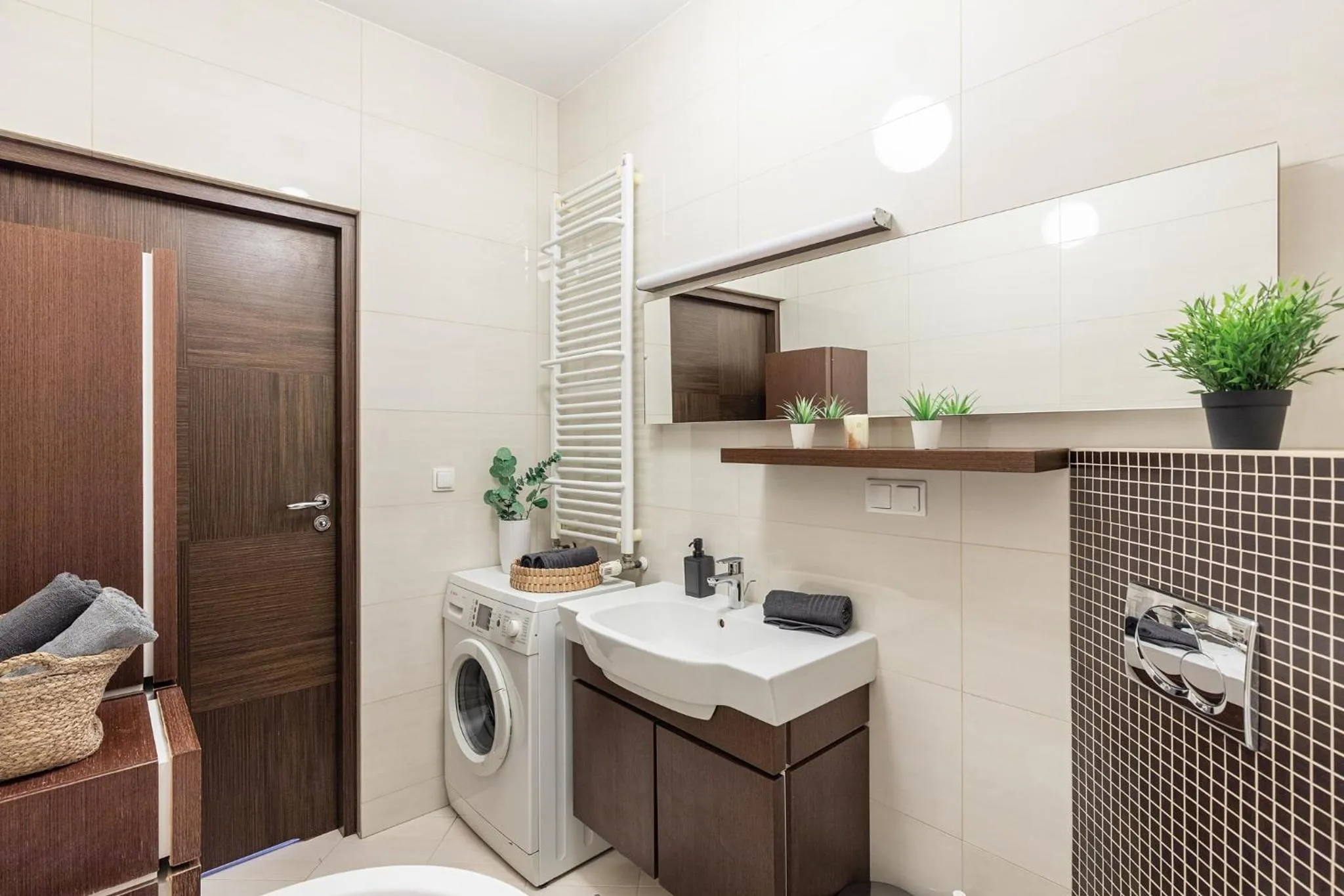 washing machine in SuperApart Chełmska 9 - Blisko Olinek i WFDIF