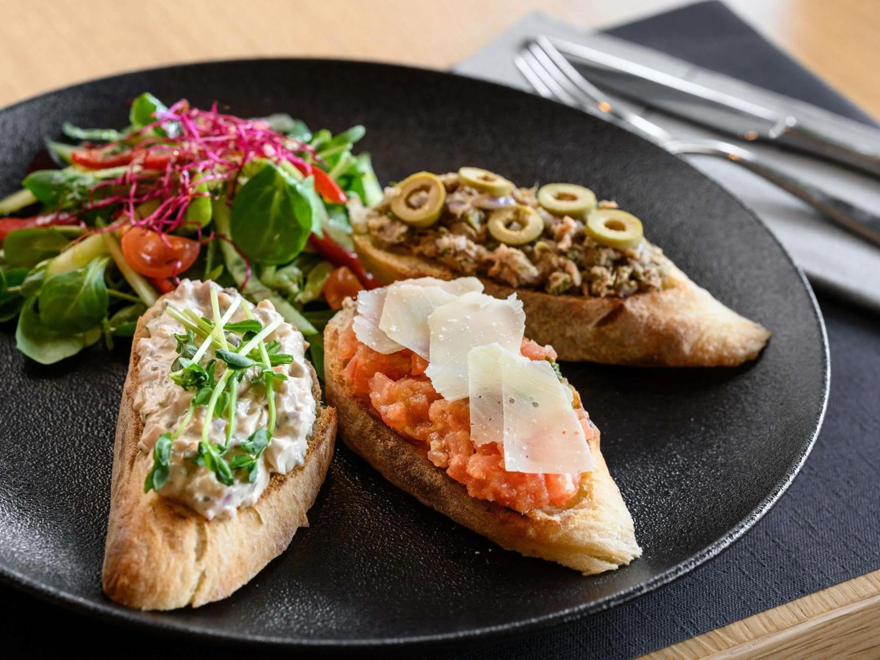 Restaurant/places to eat in Novotel Budapest Danube