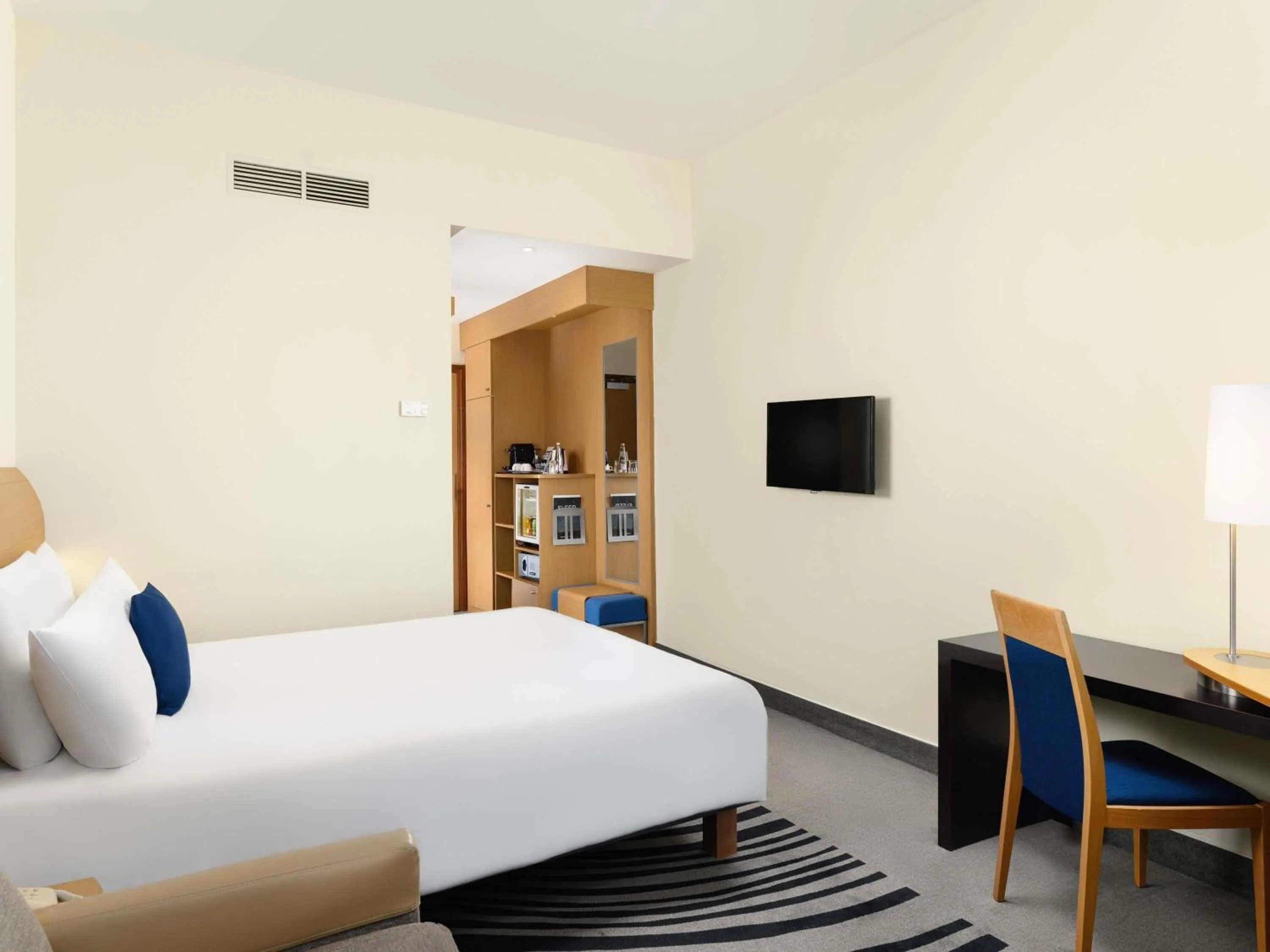 Bedroom, Bed in Novotel Budapest Danube