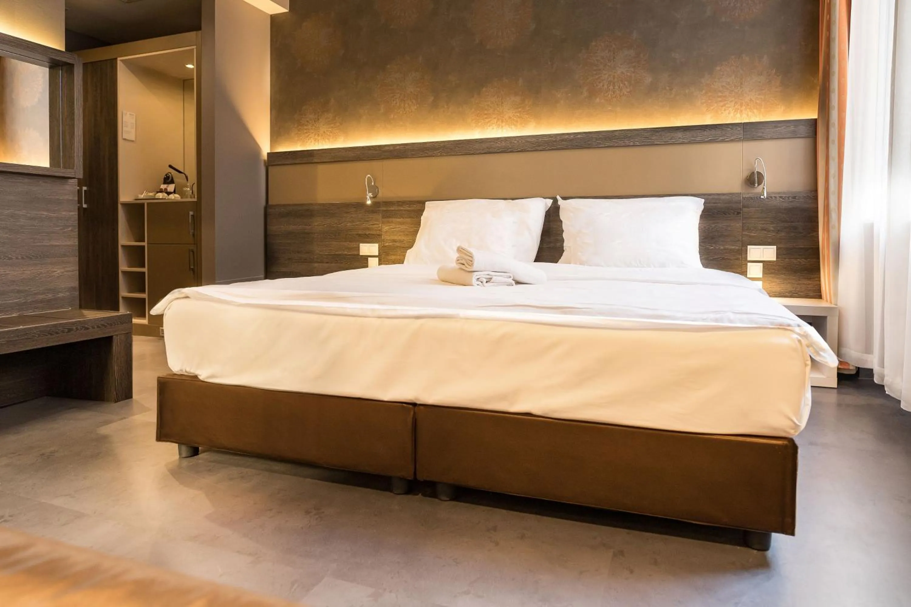 Bed in Hotel Museum Budapest