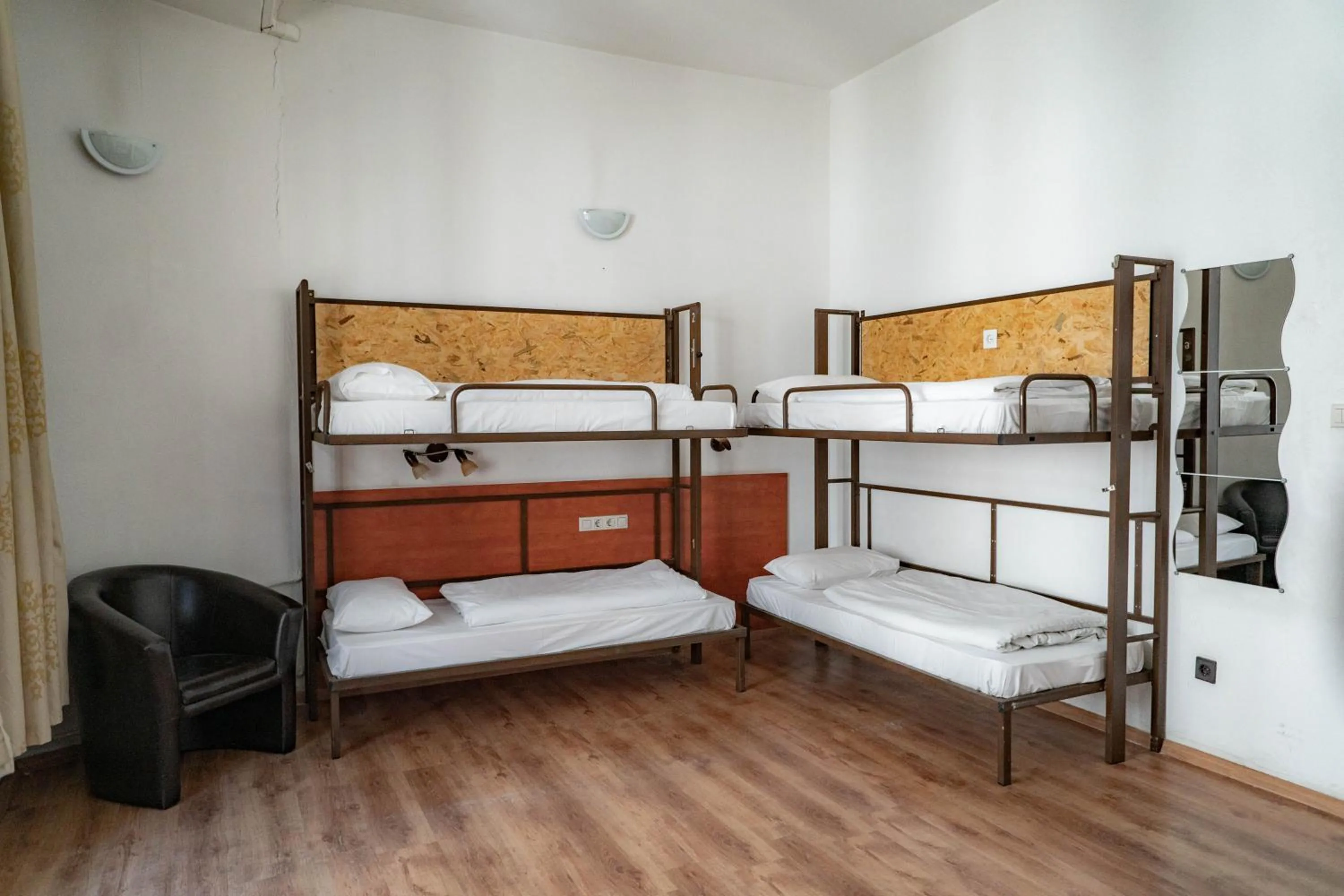 Photo of the whole room, Bed in Equity Point Budapest