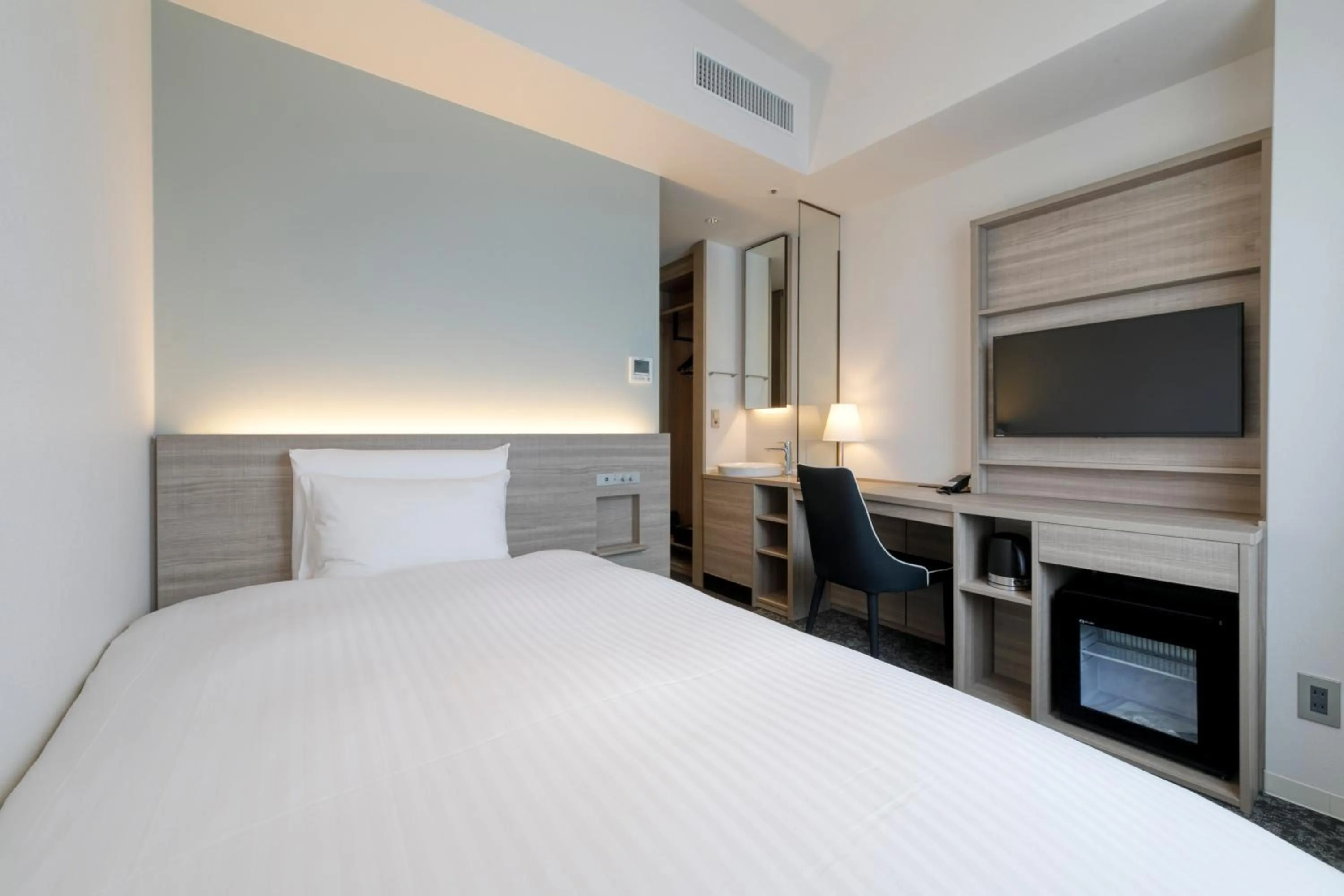 Photo of the whole room, Bed in Glocal Hotel Itoshima