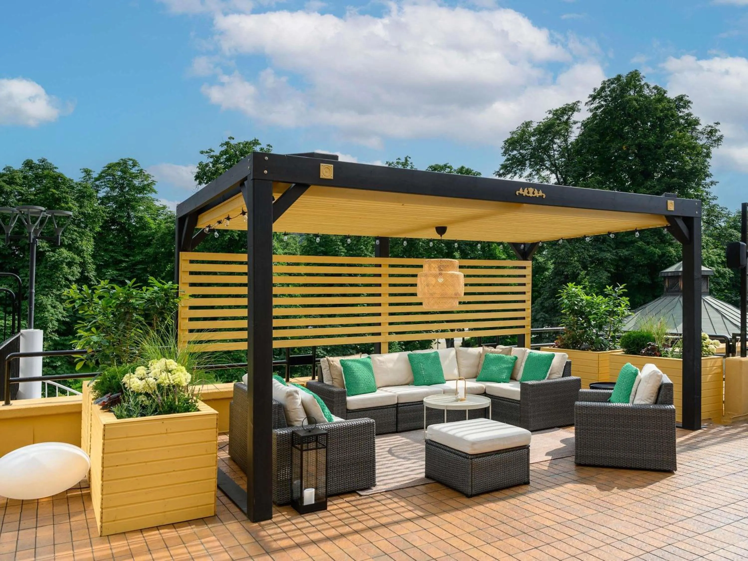 Lounge or bar in Novotel Budapest City