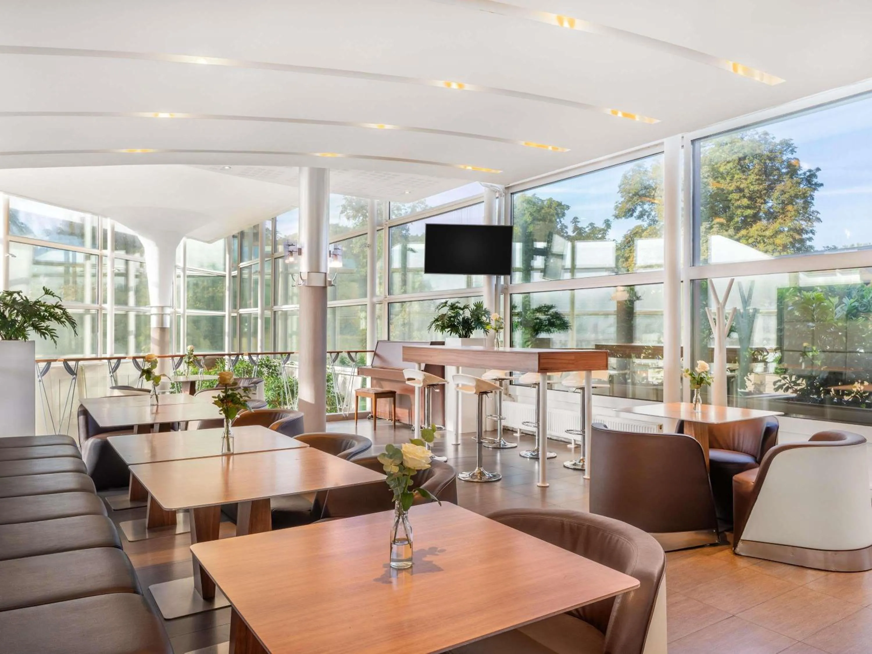 Lounge or bar in Novotel Budapest City