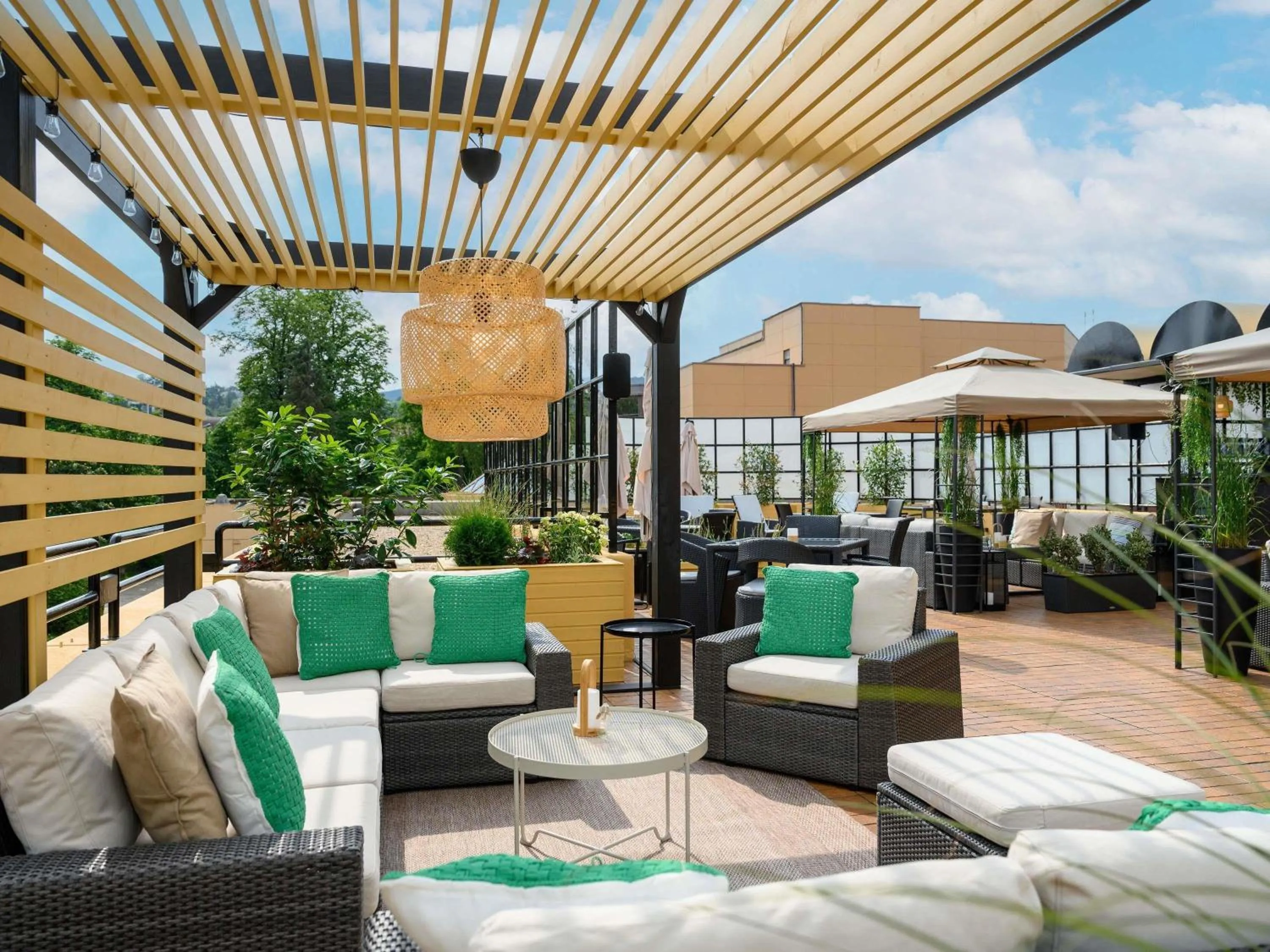 Lounge or bar in Novotel Budapest City