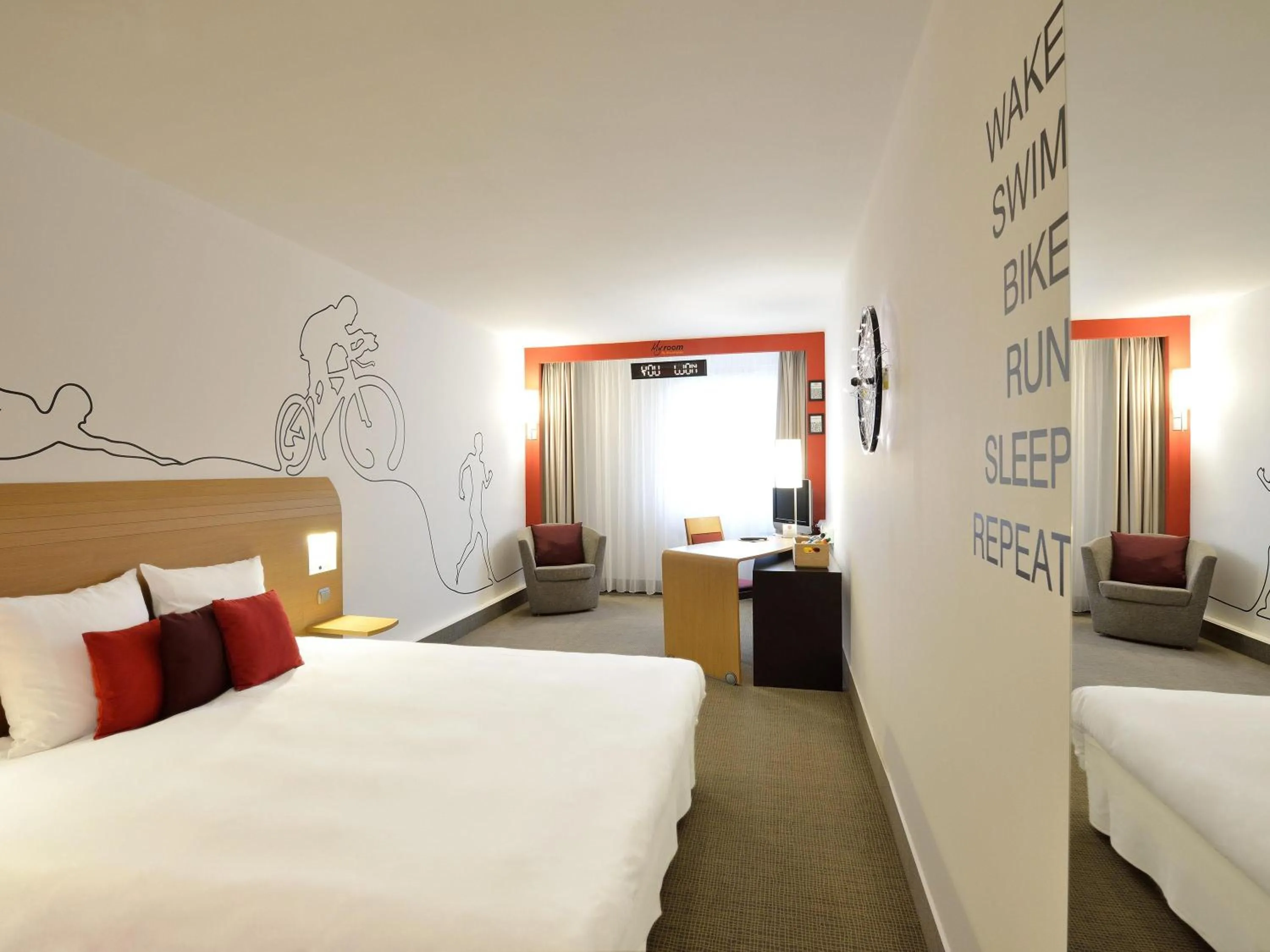 Bedroom, Bed in Novotel Budapest City