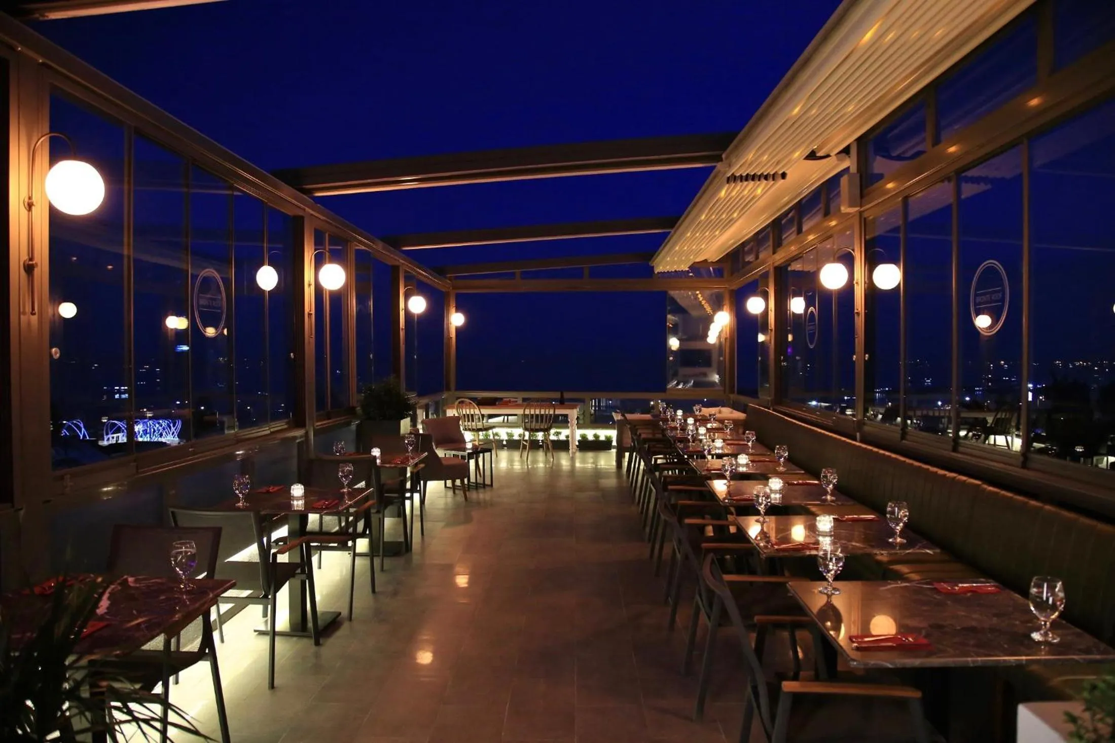 Restaurant/places to eat in HOTEL BRONTE