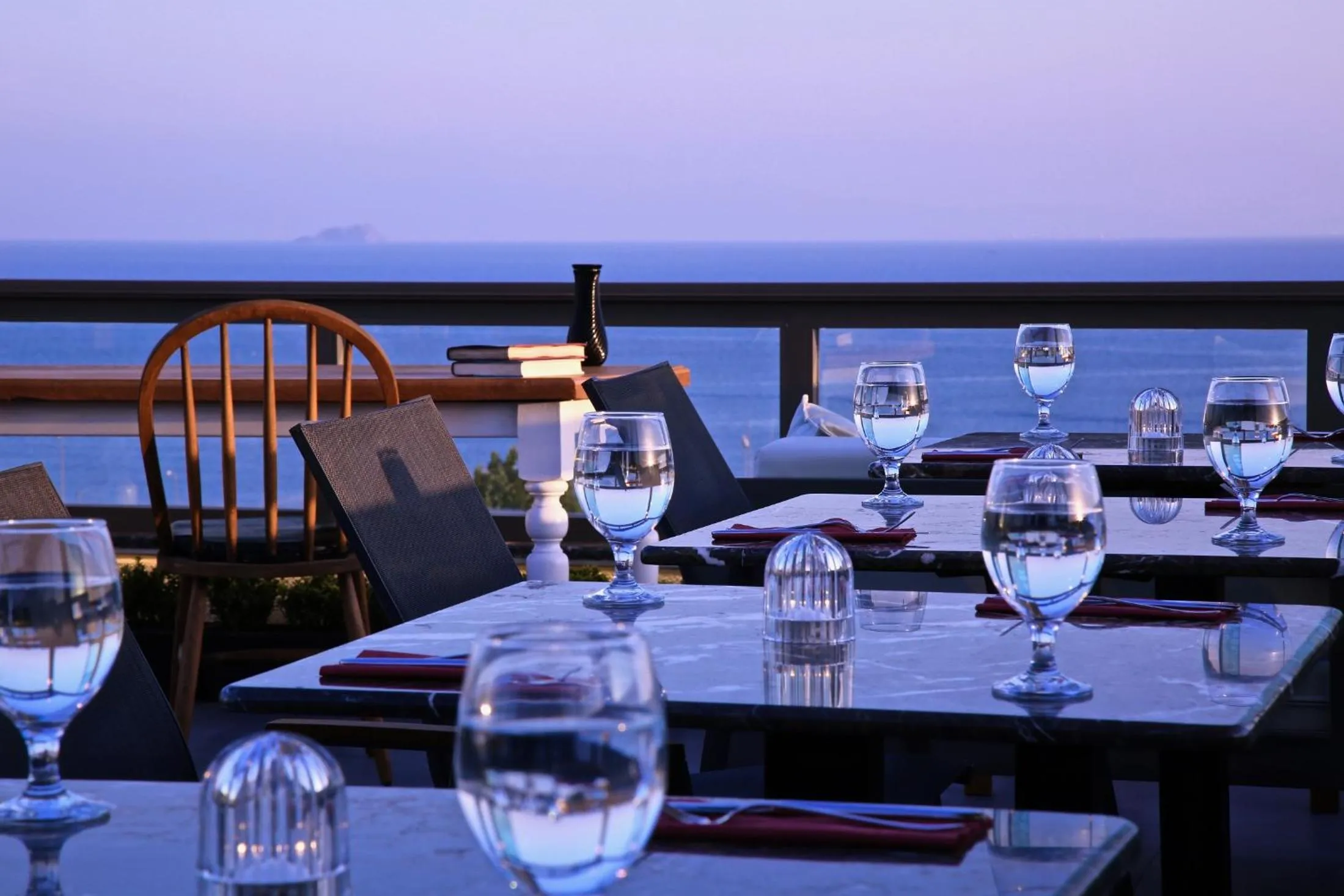 Restaurant/places to eat in HOTEL BRONTE