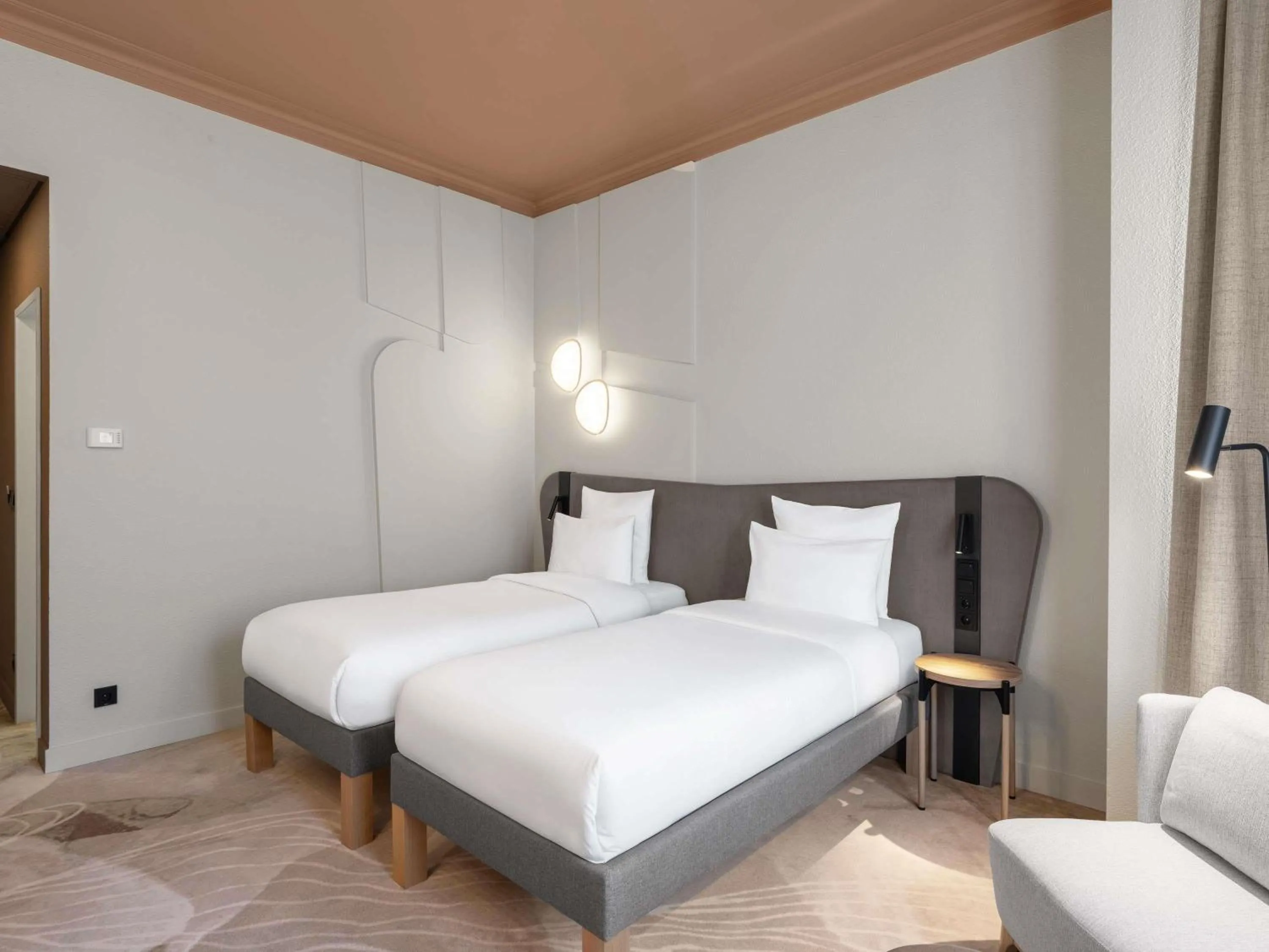 Bedroom, Bed in Mövenpick Hotel Budapest Centre